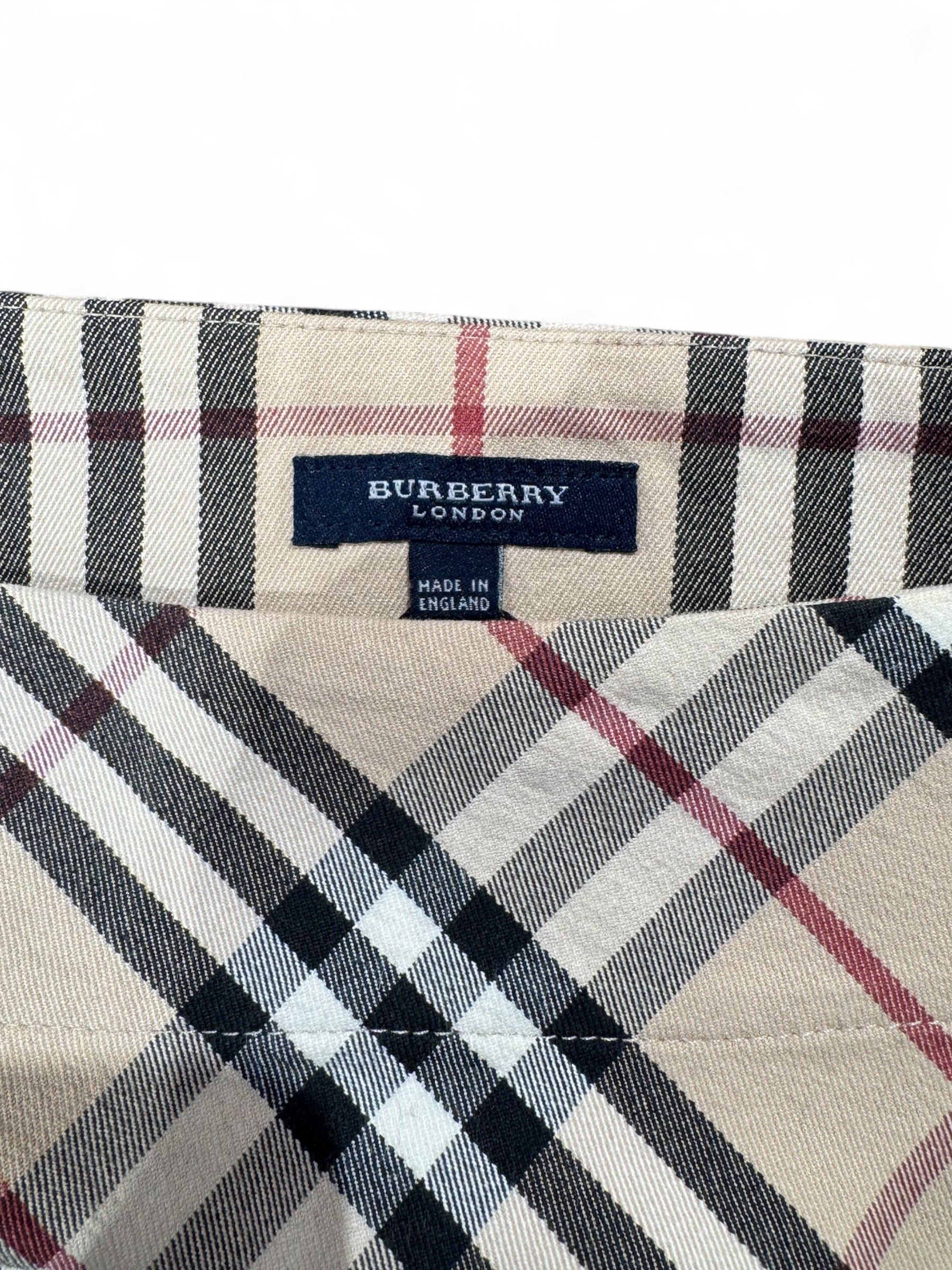 Burberry - Jupe Motif tartan T38