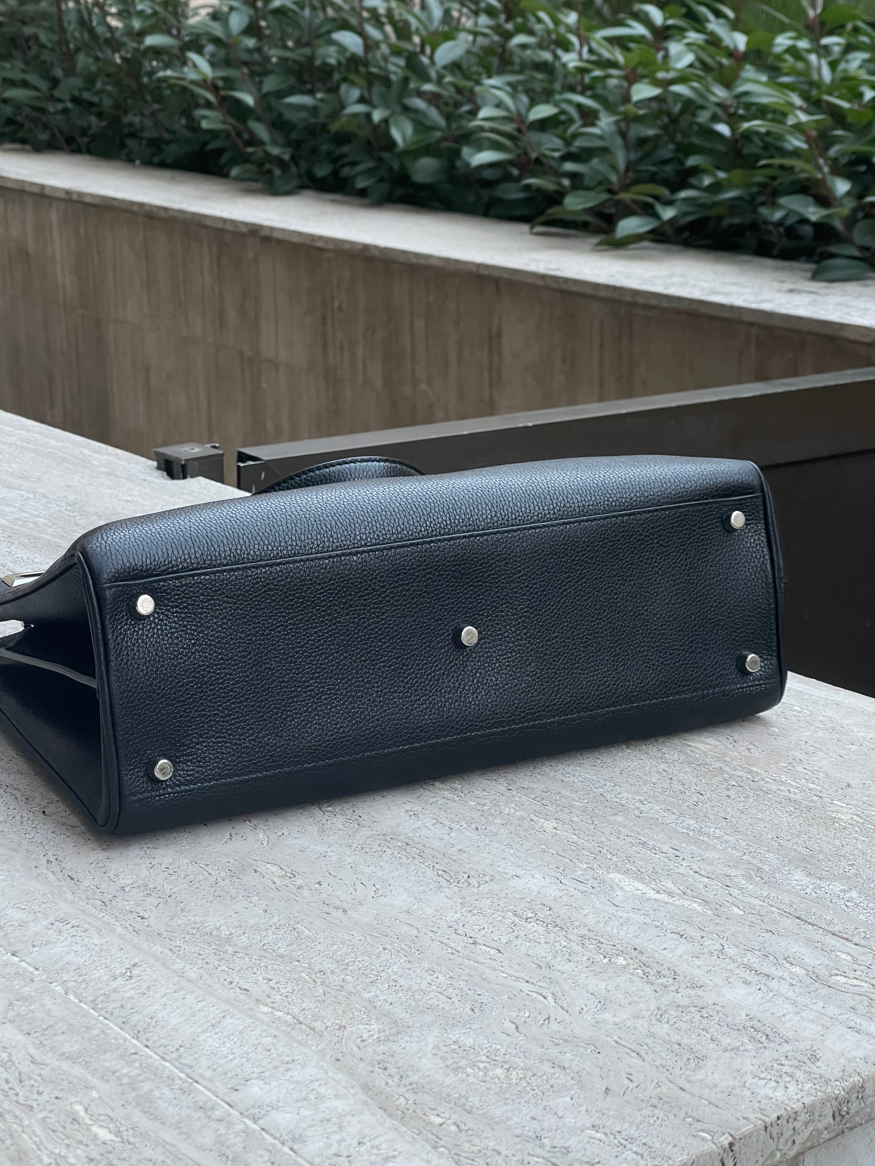Gucci - Borsa Zumi MM in pelle nera
