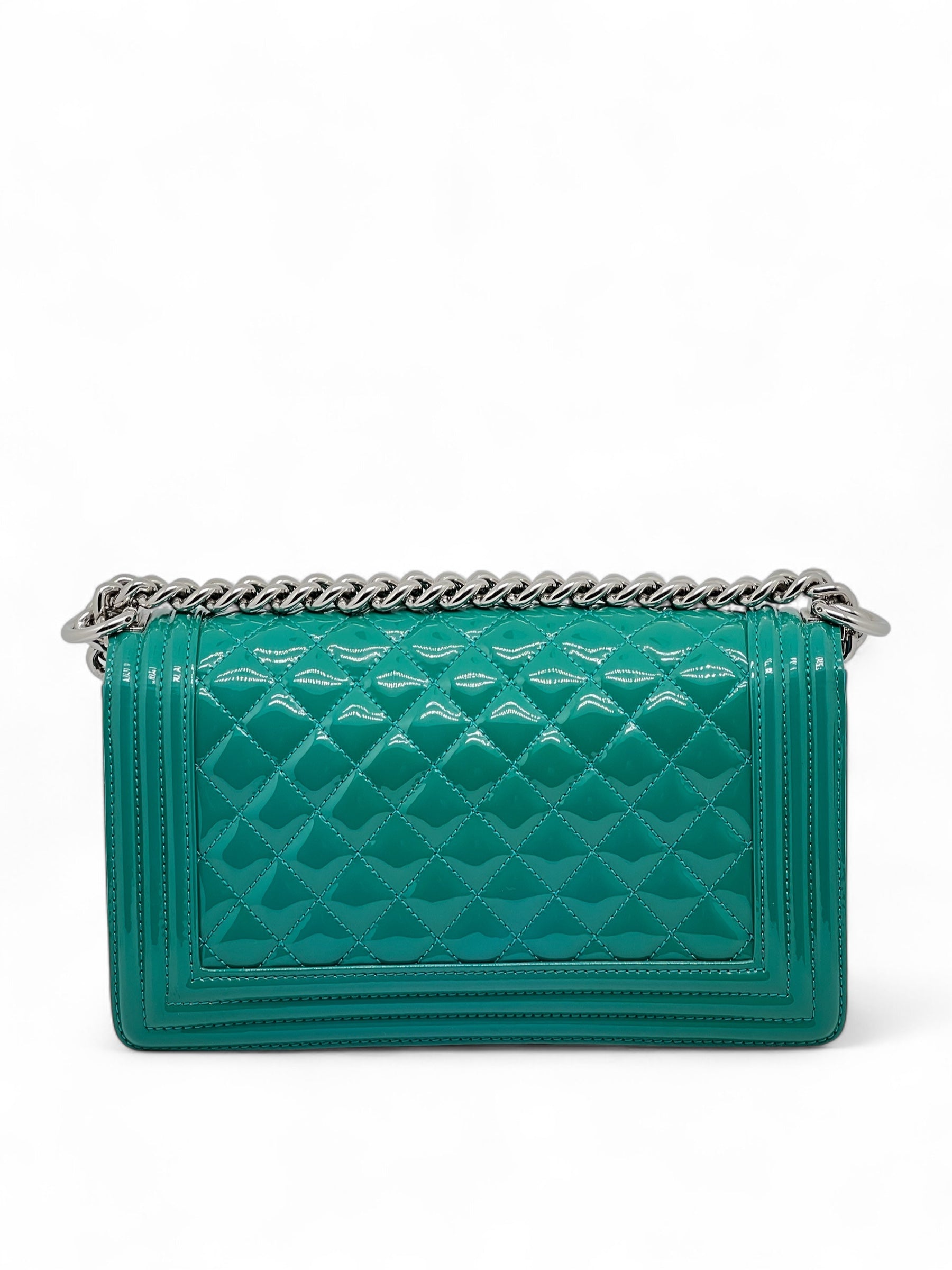 Chanel - Sac Boy en cuir verni