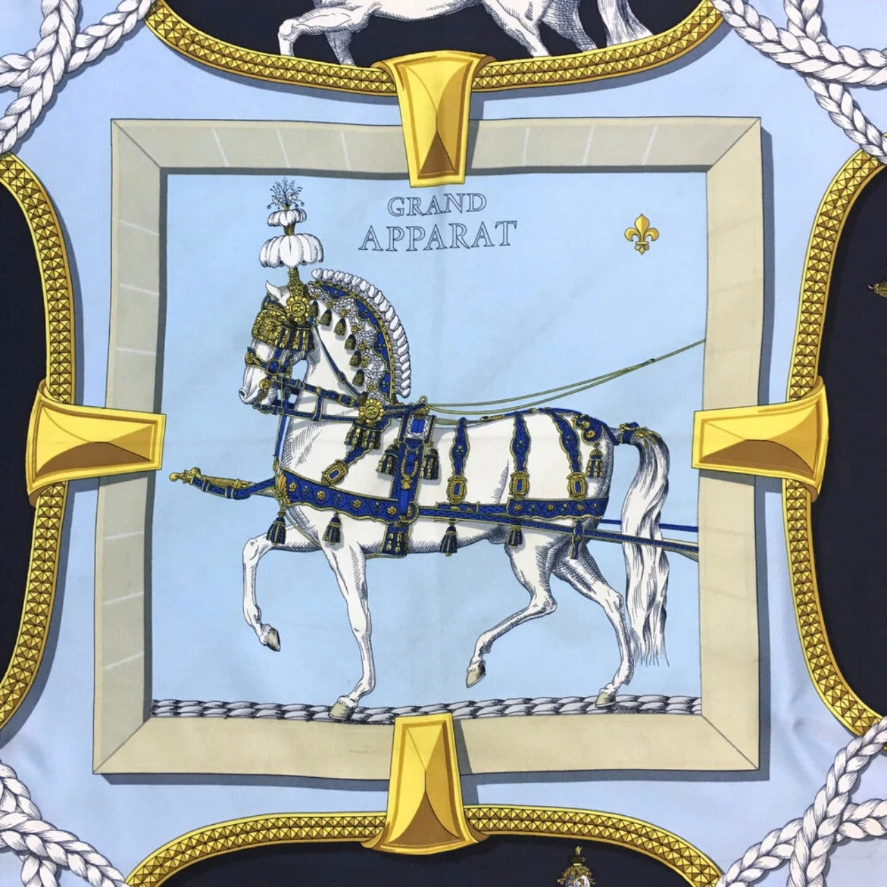 Hermès - Quadrat 90 « Großer Prunk »