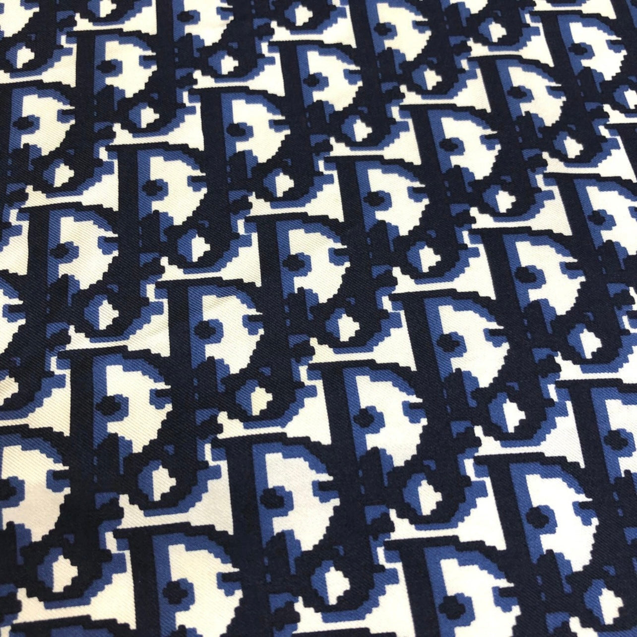 Christian Dior - Carré Dior Oblique