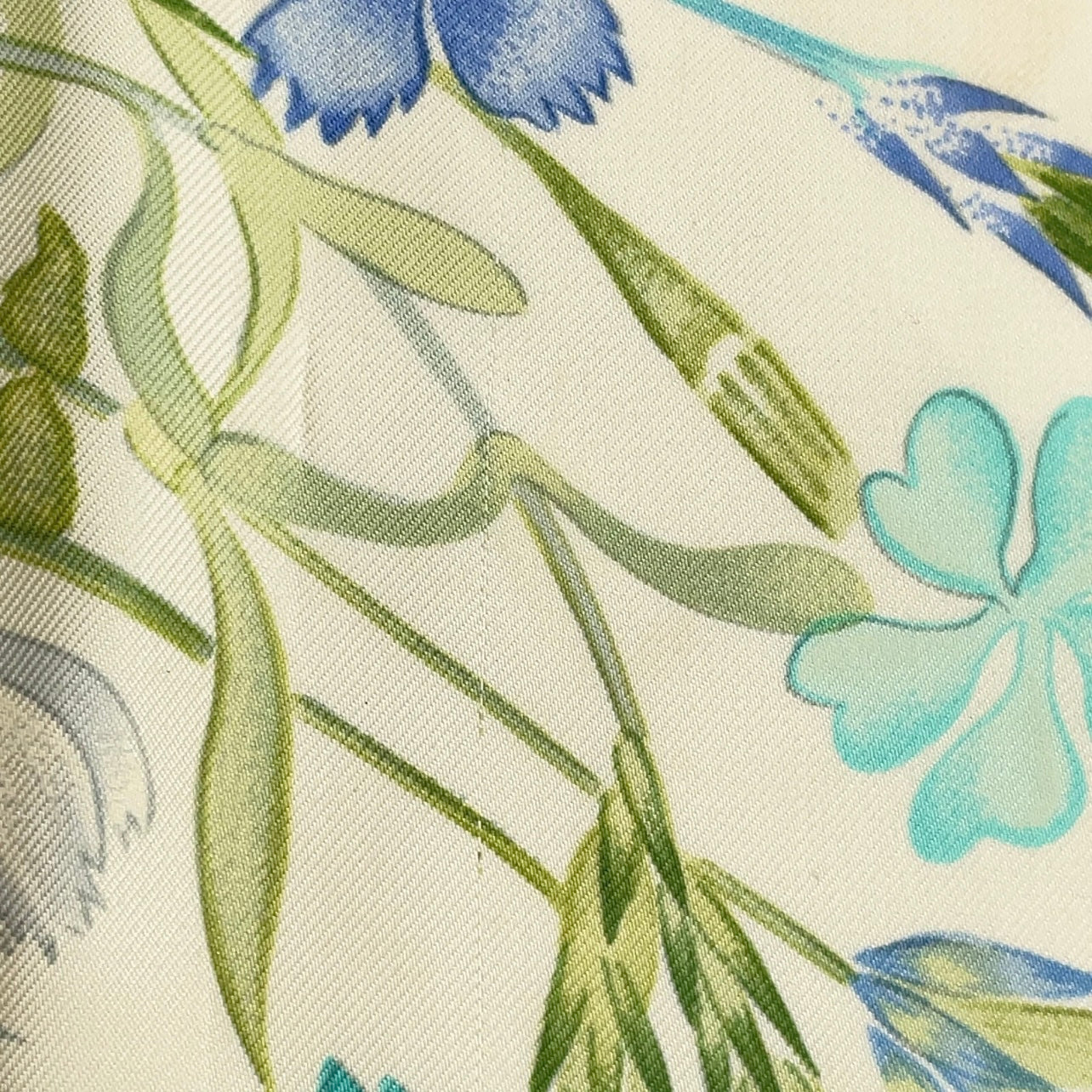 Hermès - Carré 90 « Oeillets sauvages et autres Caryophyllé