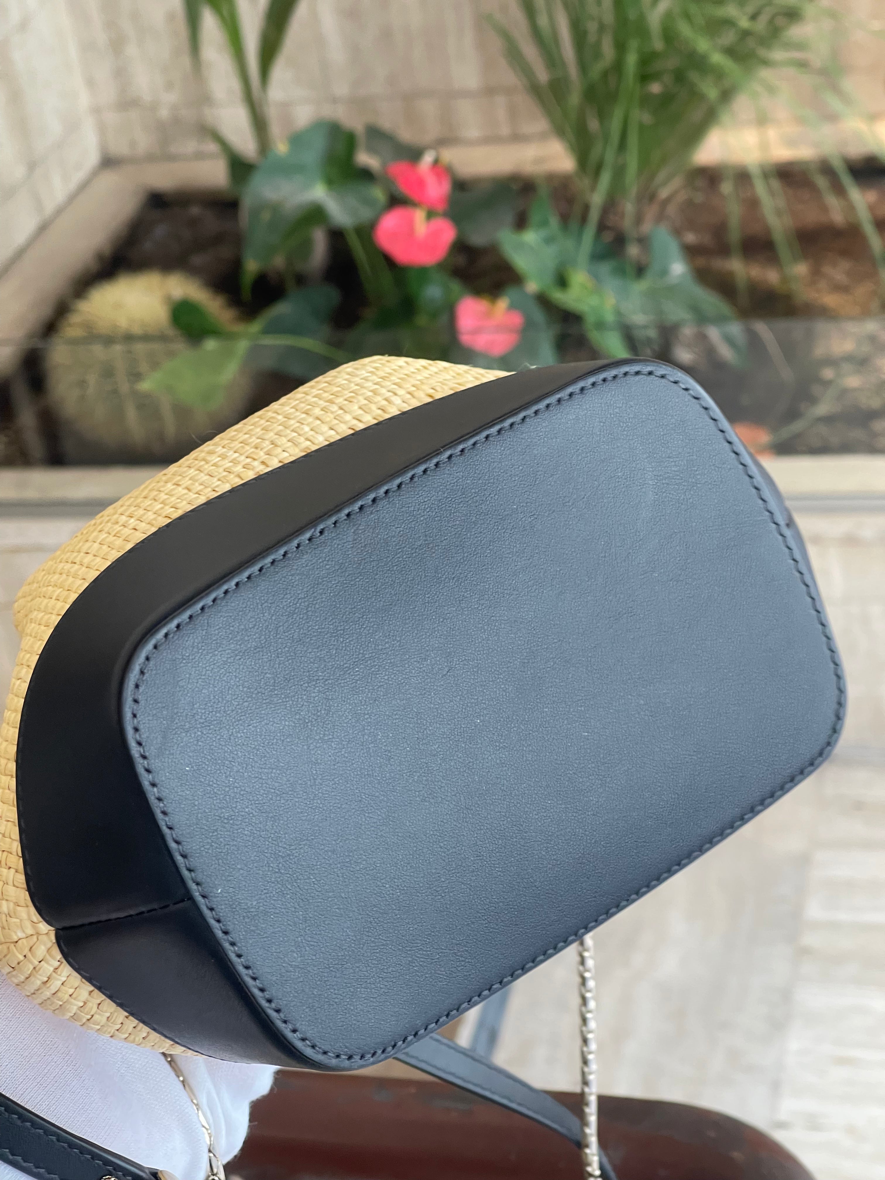 Bvlgari - sac seau serpenti cuir et raphia
