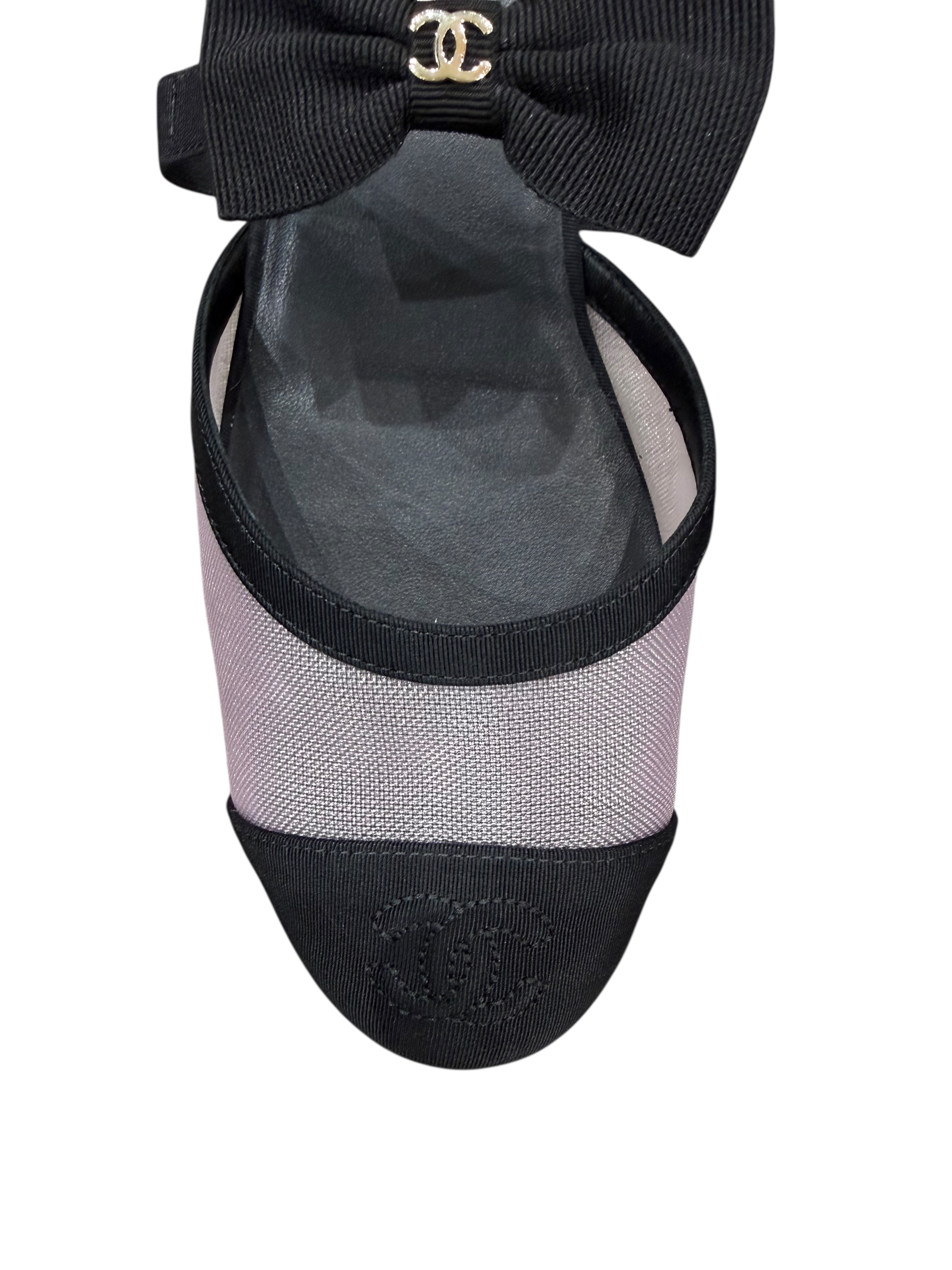 Chanel - Mary Janes résille violette & nœud et bout noir T40