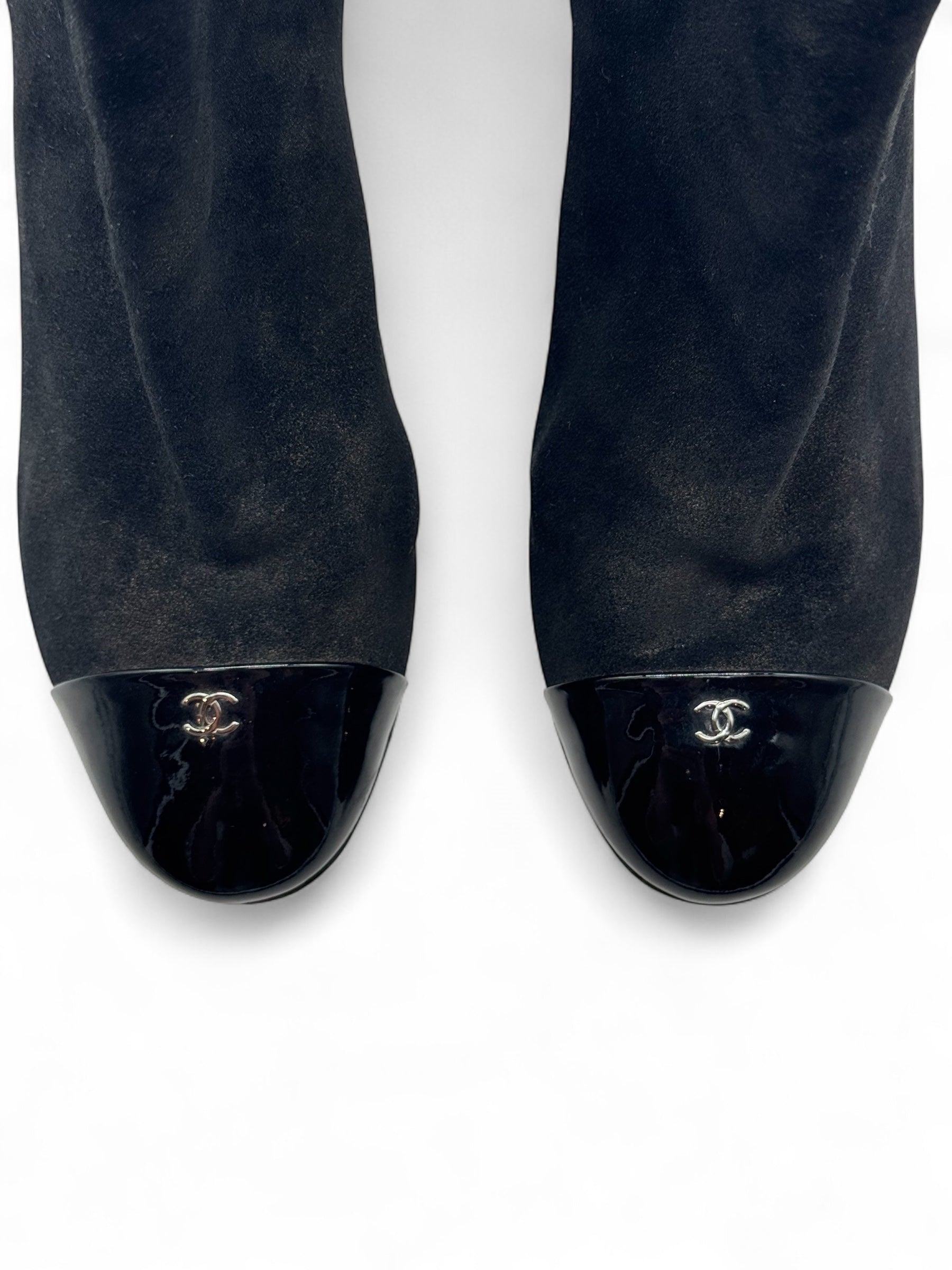 Chanel - Stiefeletten CC mit schwarzen Pailletten Gr. 40,5