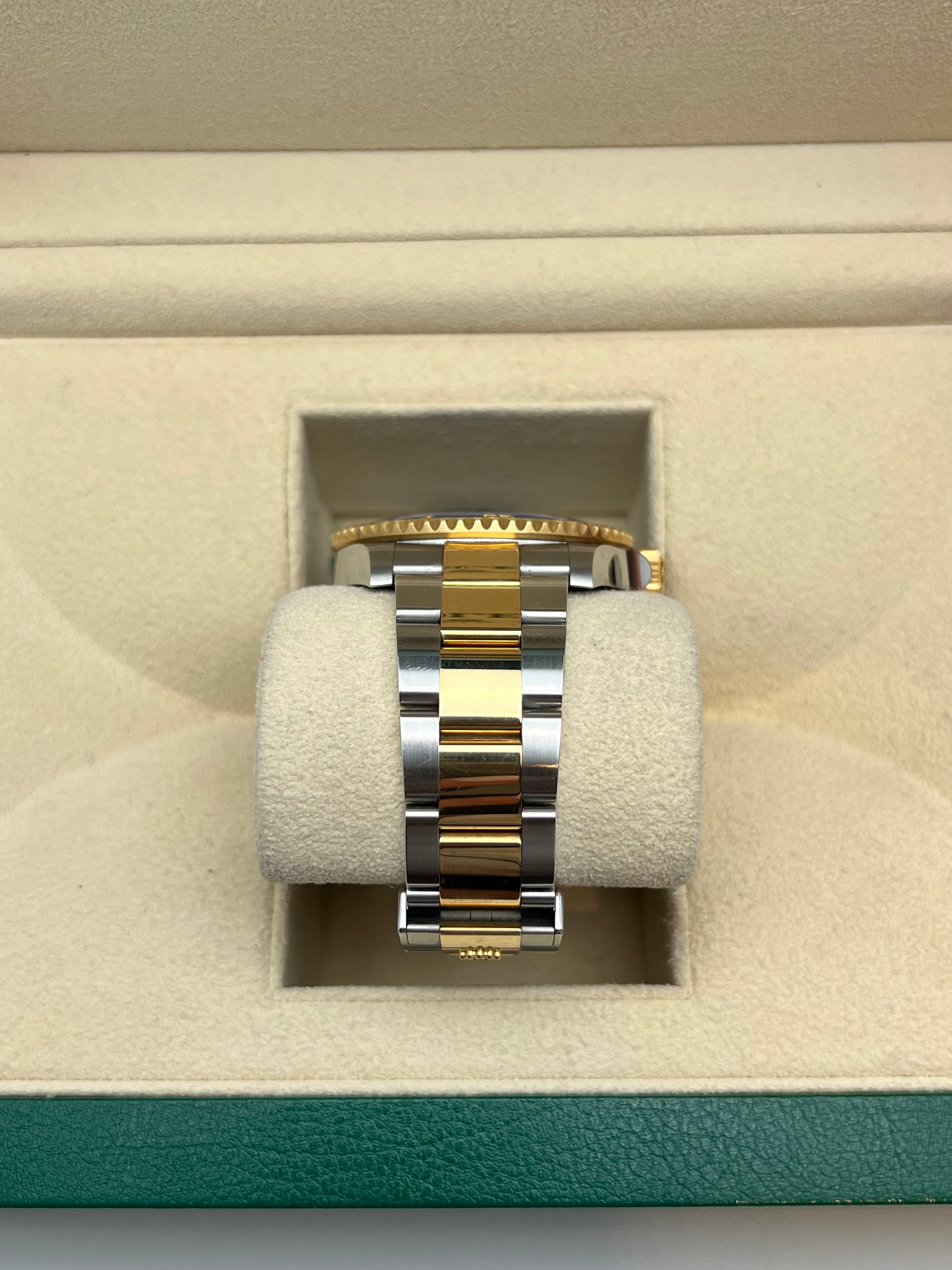 Rolex - Montre Submariner Oystersteel