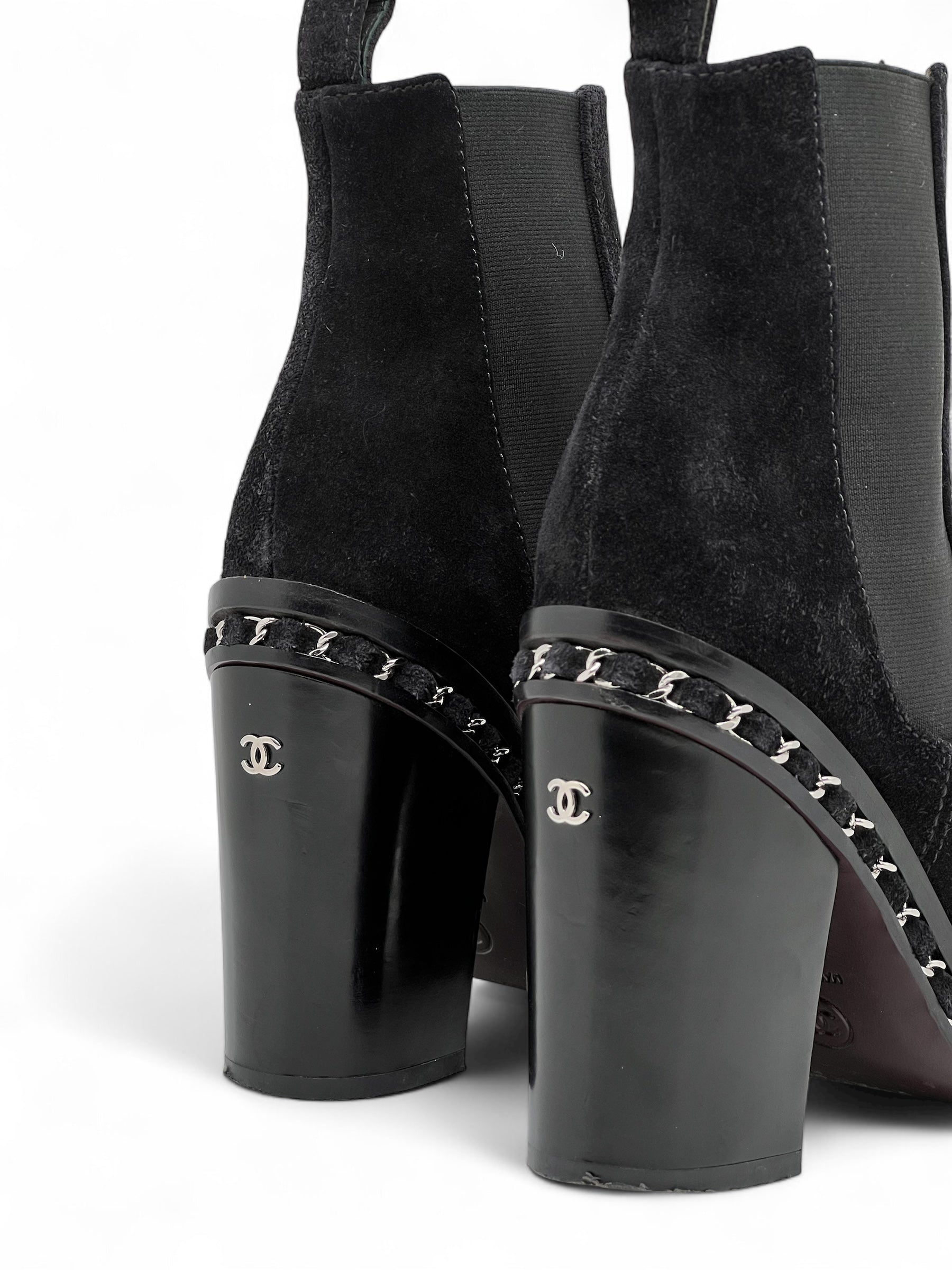 Chanel - Bottines en daim T35