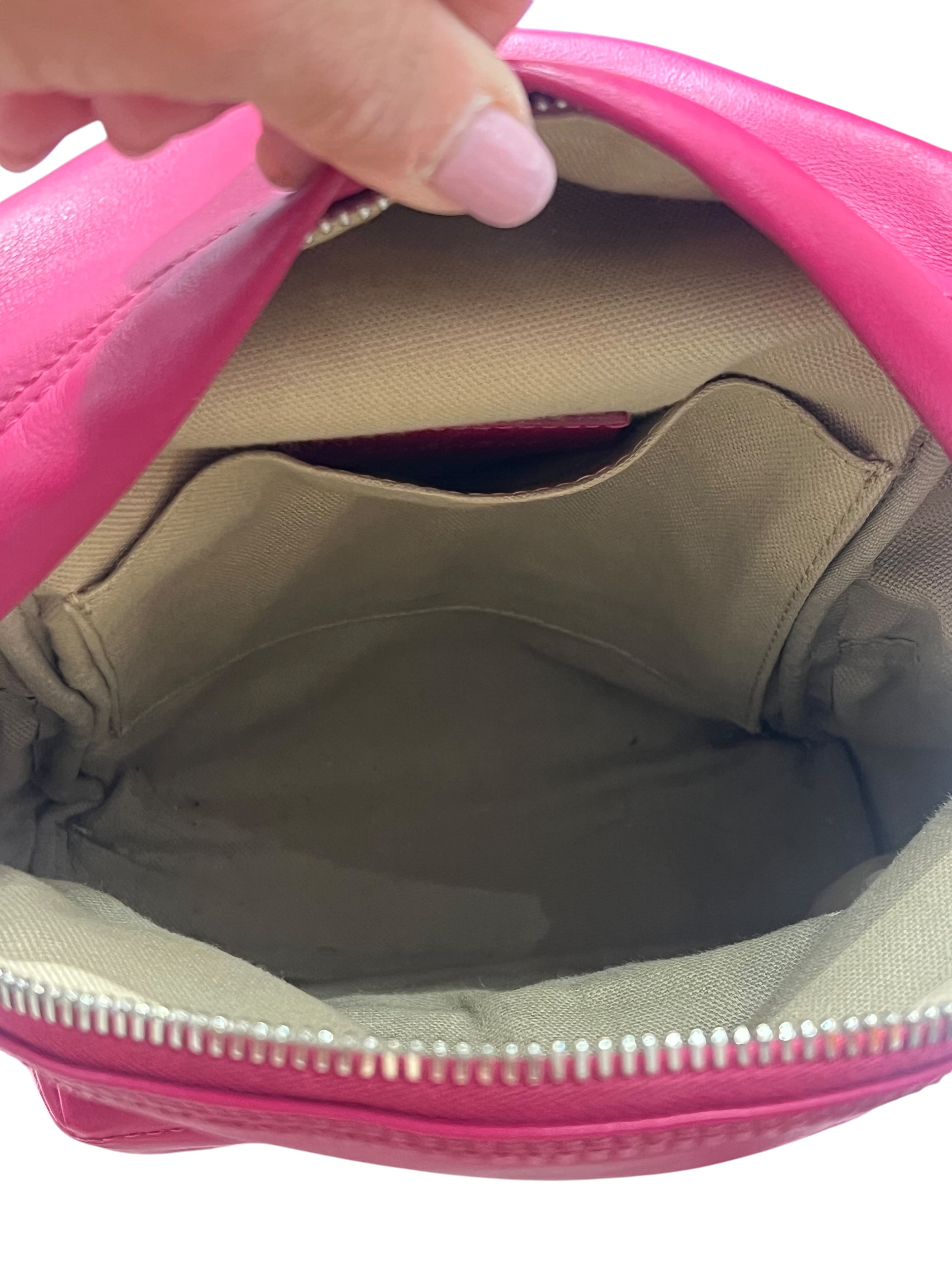 Givenchy – Mini-Rucksack aus fuchsiafarbenem Leder