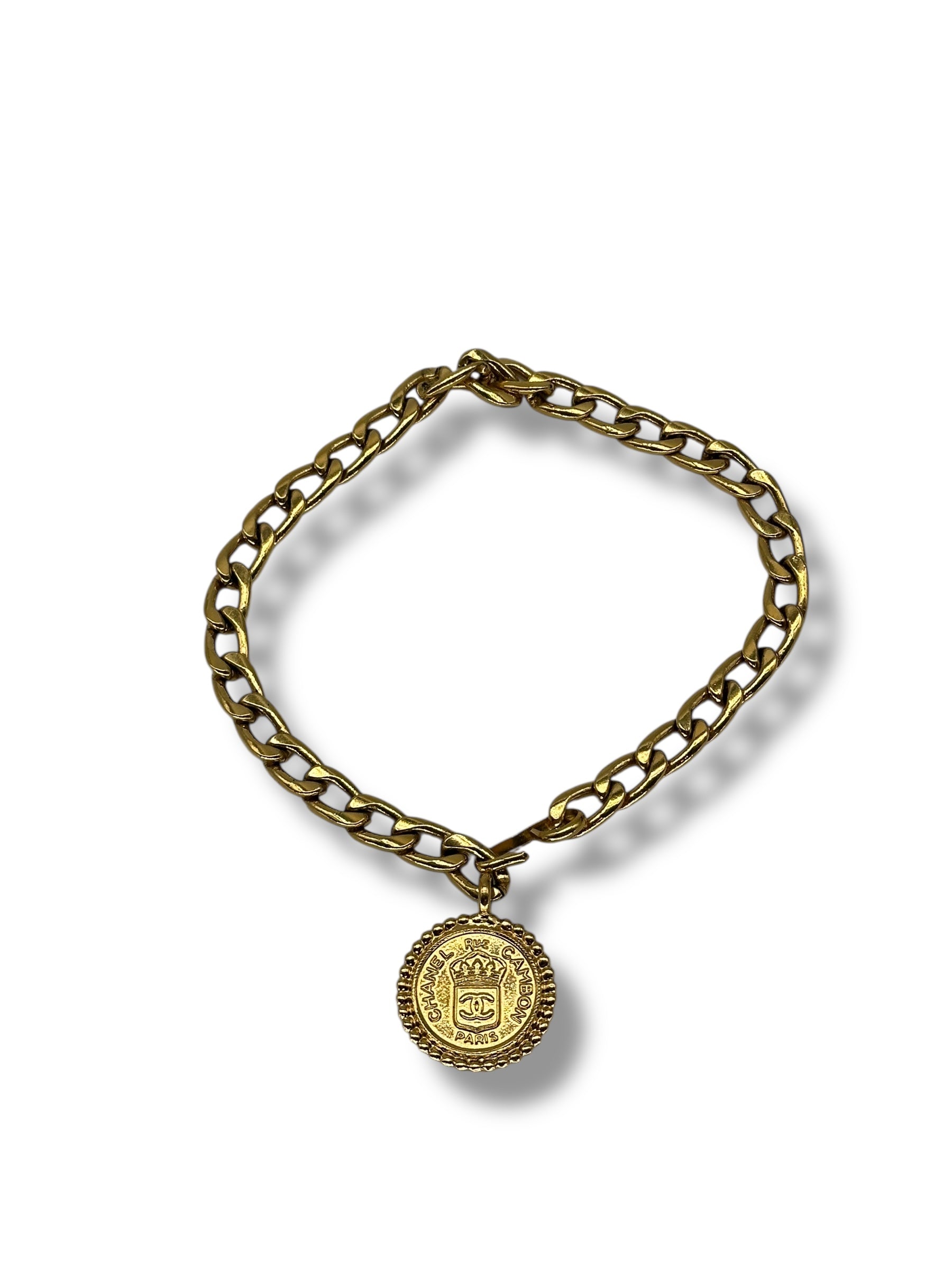 Chanel - Medaillon „Chanel Rue Cambon“
