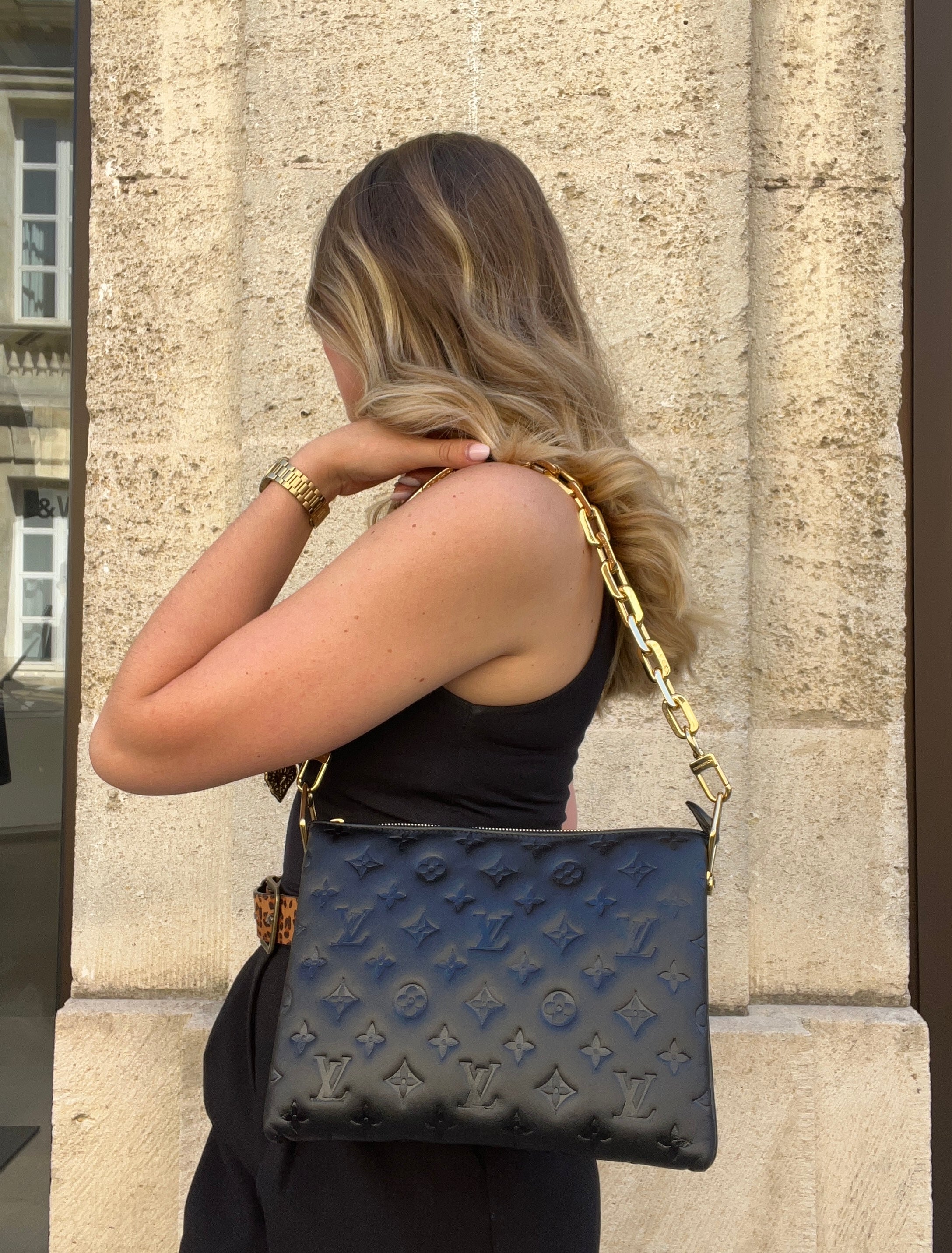 Louis Vuitton - Sac Coussin PM noir