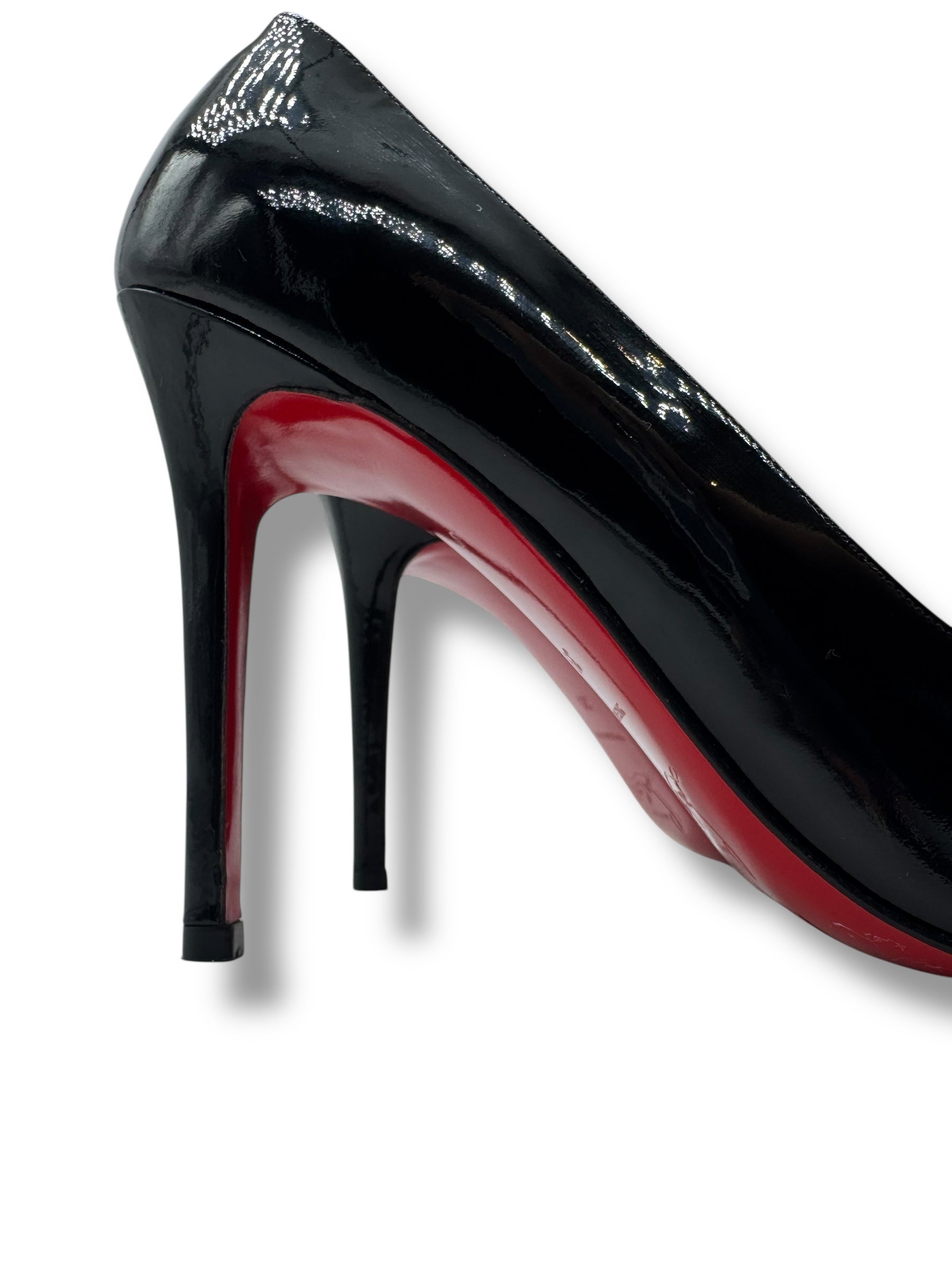 Louboutin - Escarpin noir verni T39