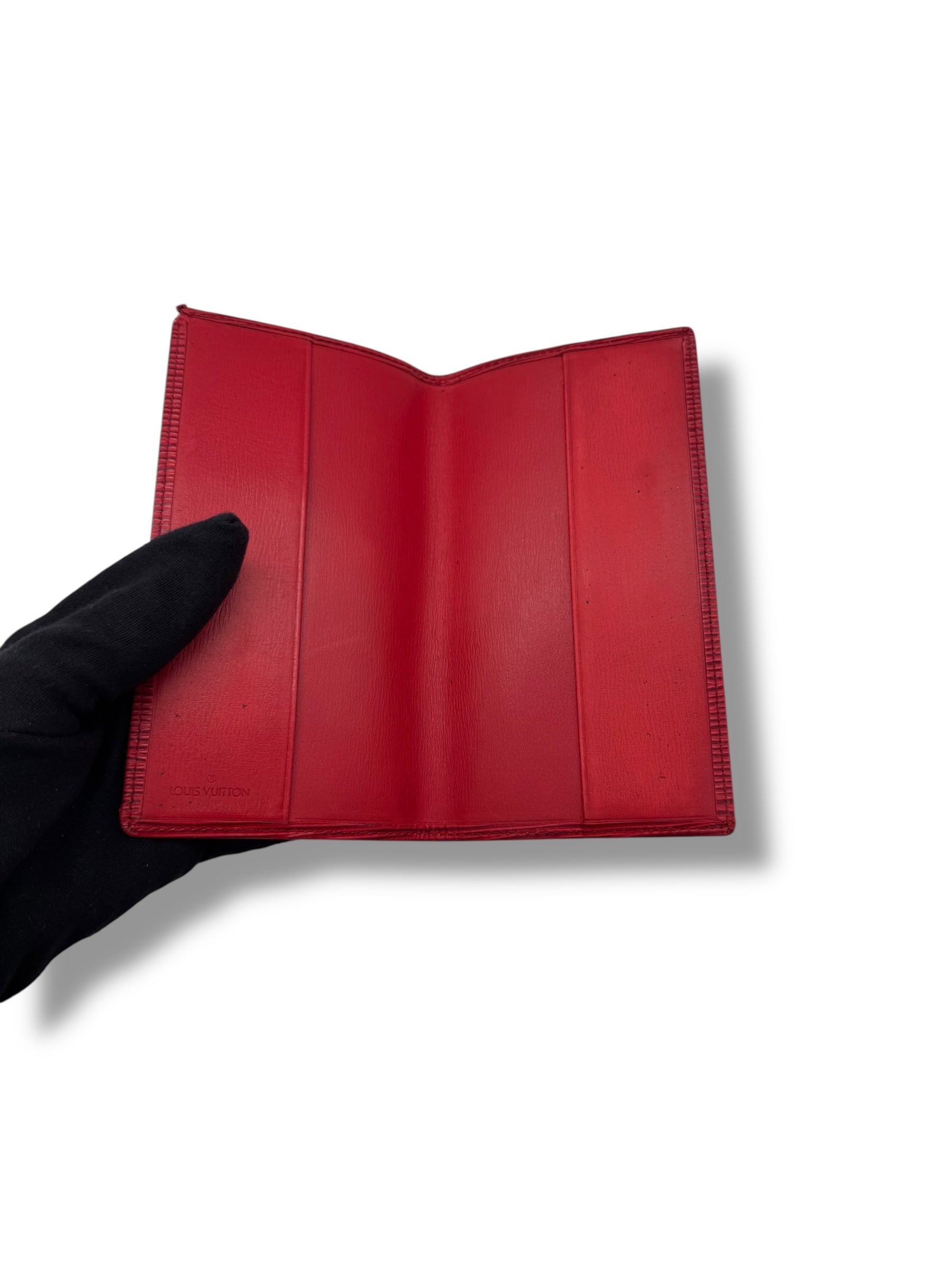 Louis Vuitton - Rotes Scheckbuchetui aus Epi-Leder