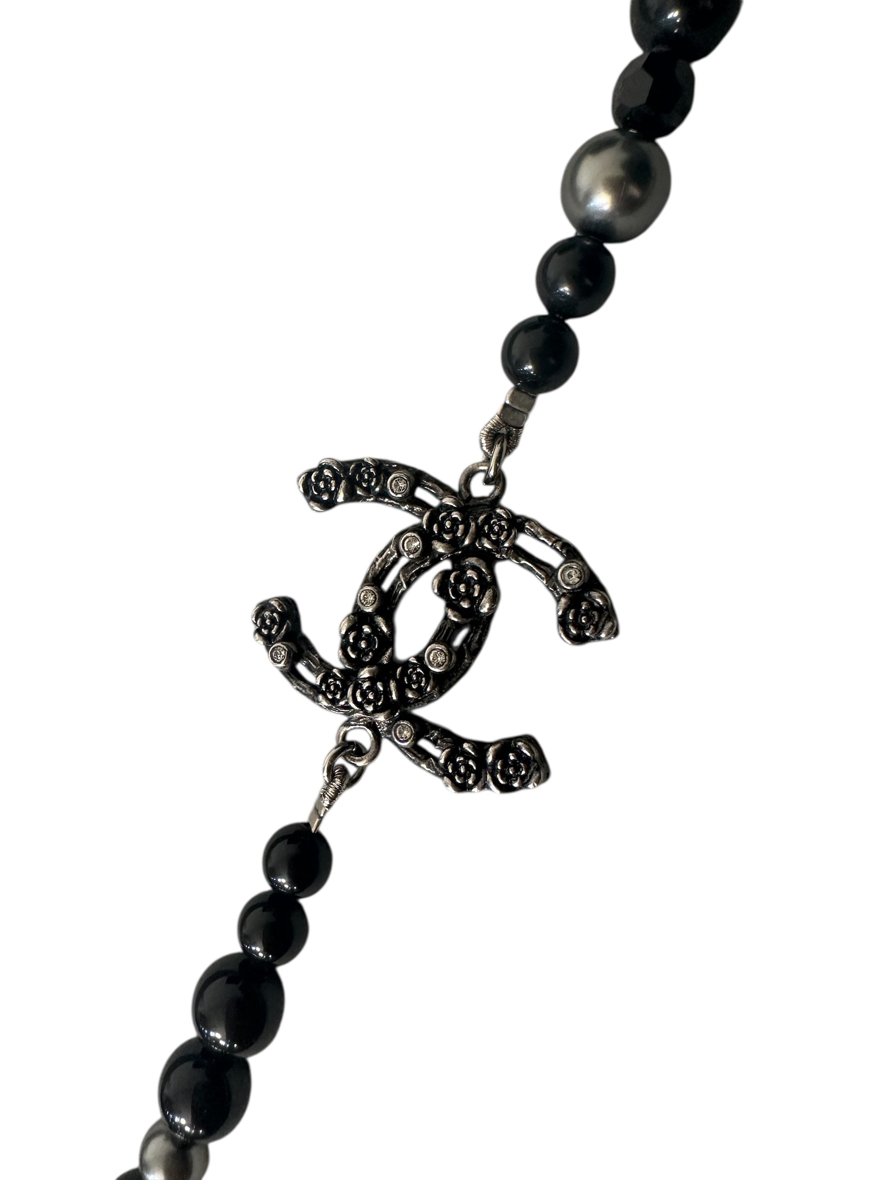 Chanel - Long necklace