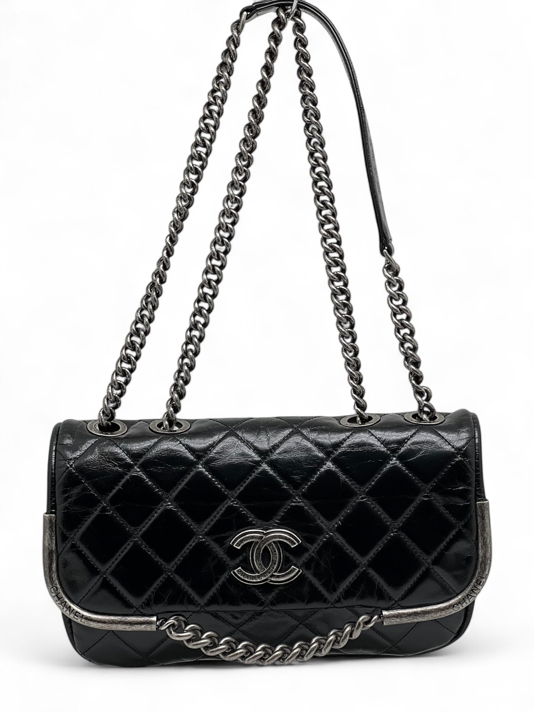 Chanel - Tasche mit Schulterriemen aus Kette