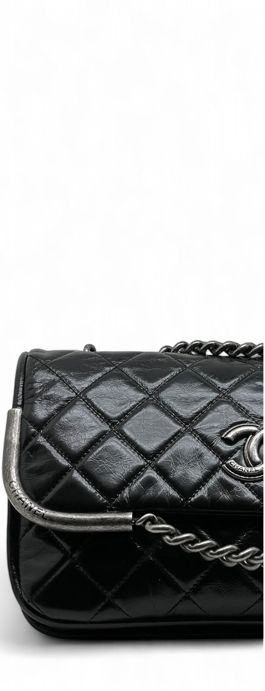 Chanel - Tasche mit Schulterriemen aus Kette