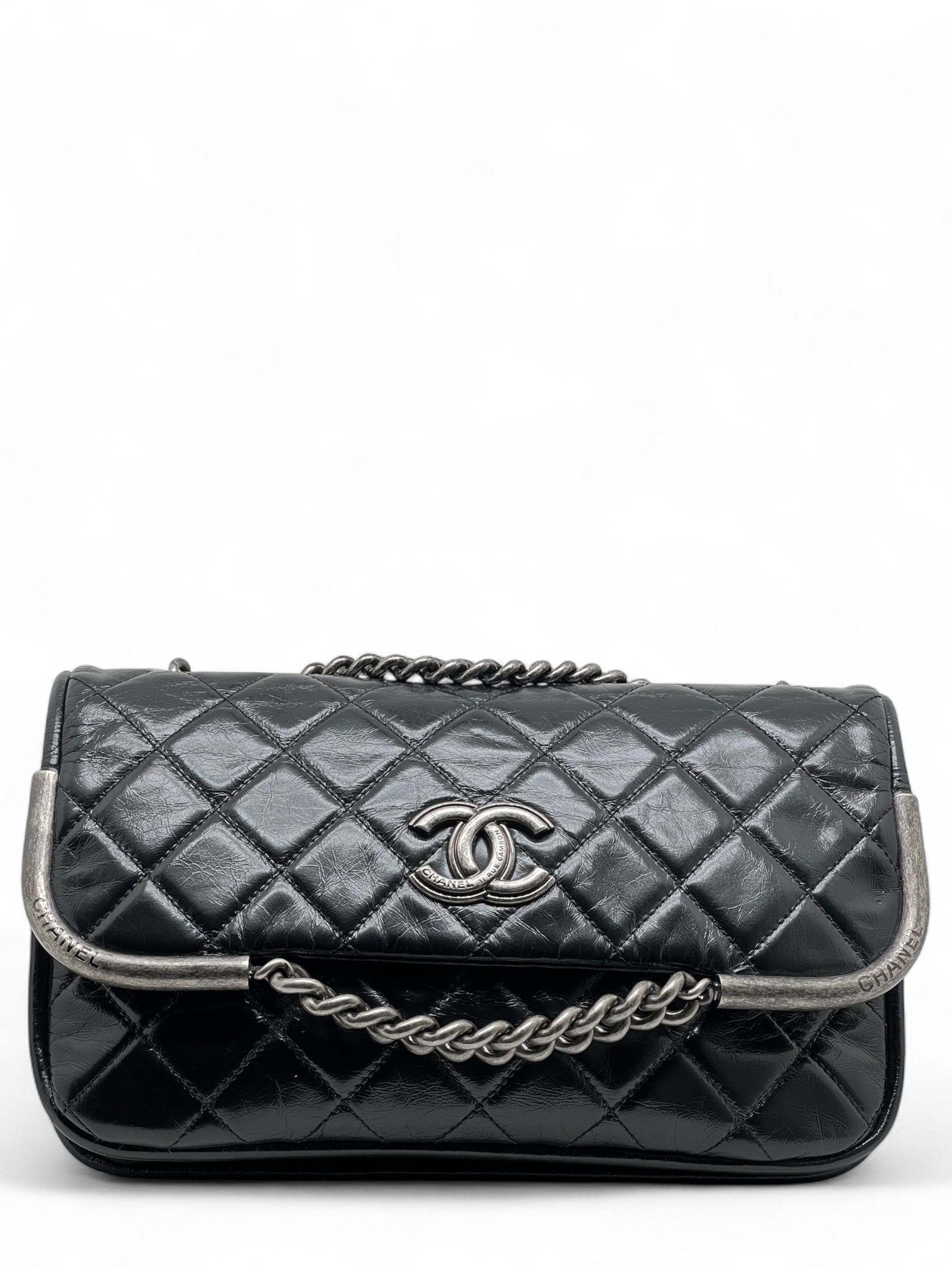 Chanel - Tasche mit Schulterriemen aus Kette