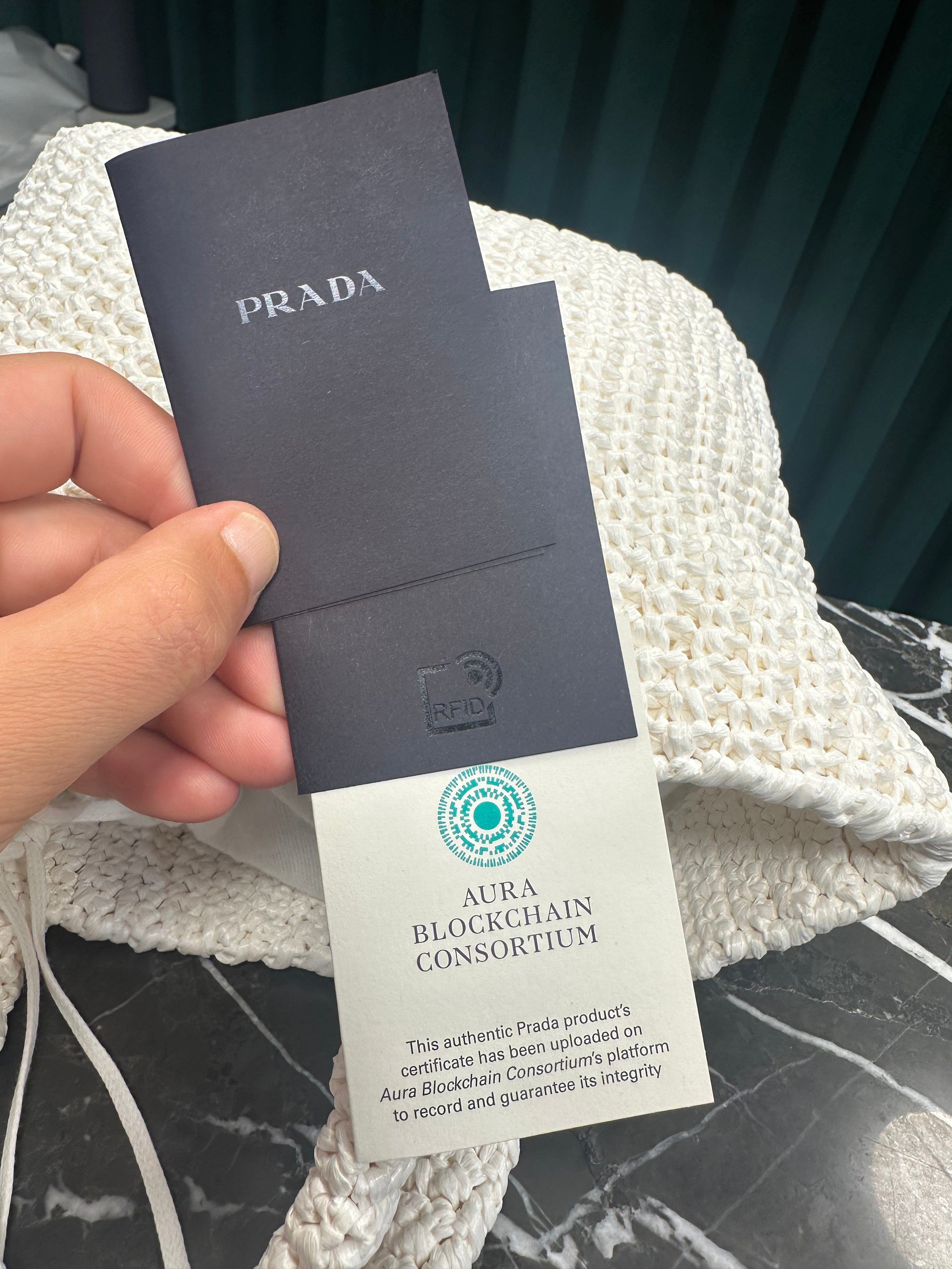 Prada - Sac Tote naturel PM