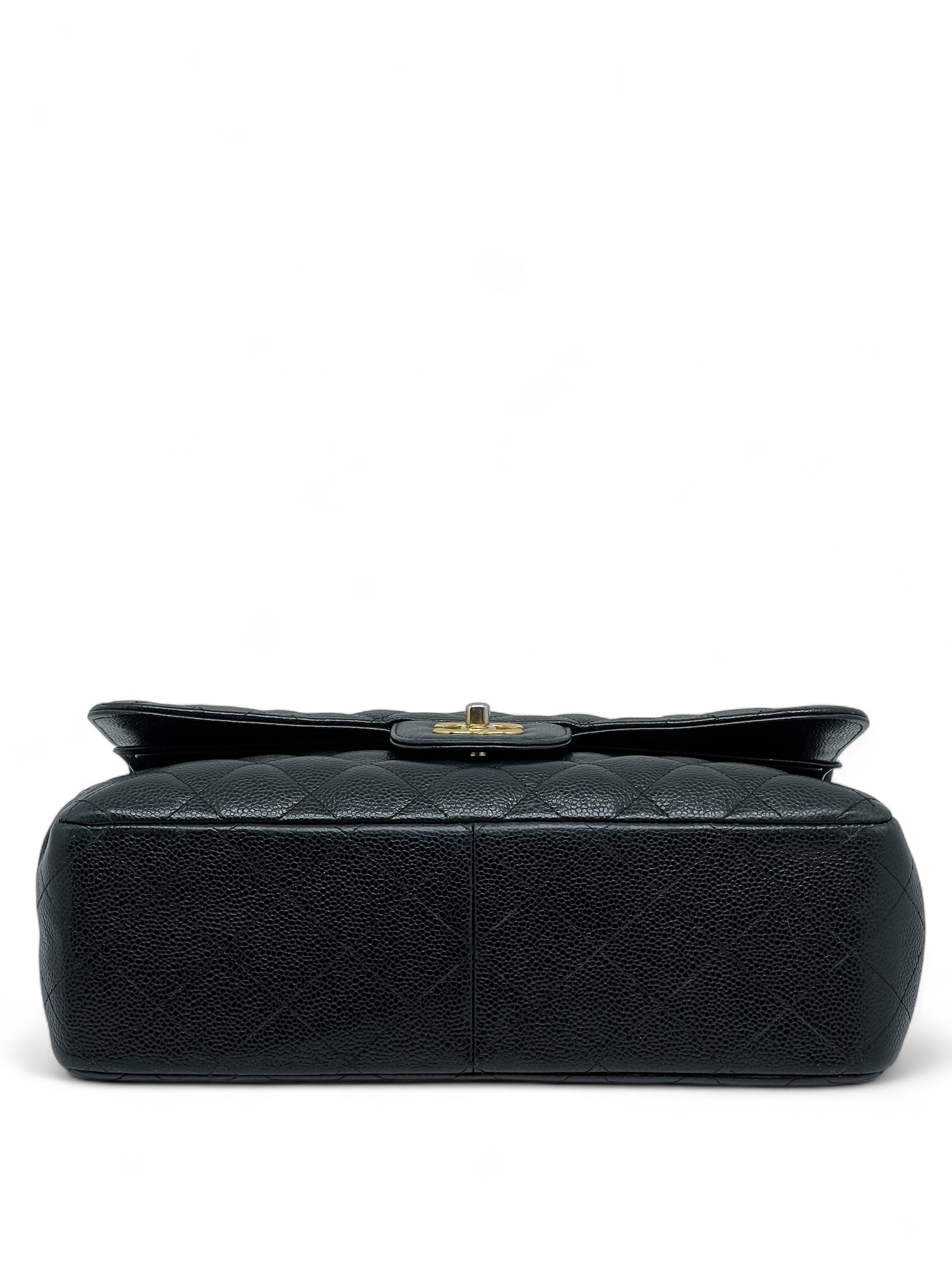 Chanel - Jumbo-Tasche aus Kaviarleder