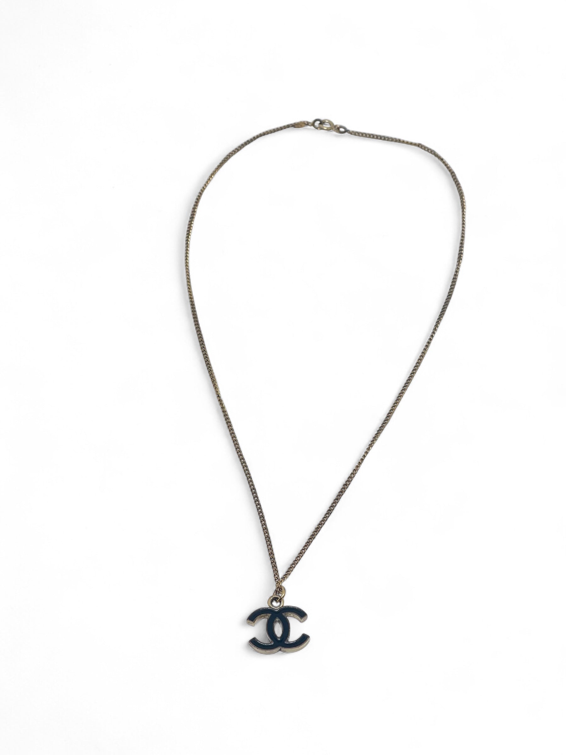 Chanel - Pendentif CC noir