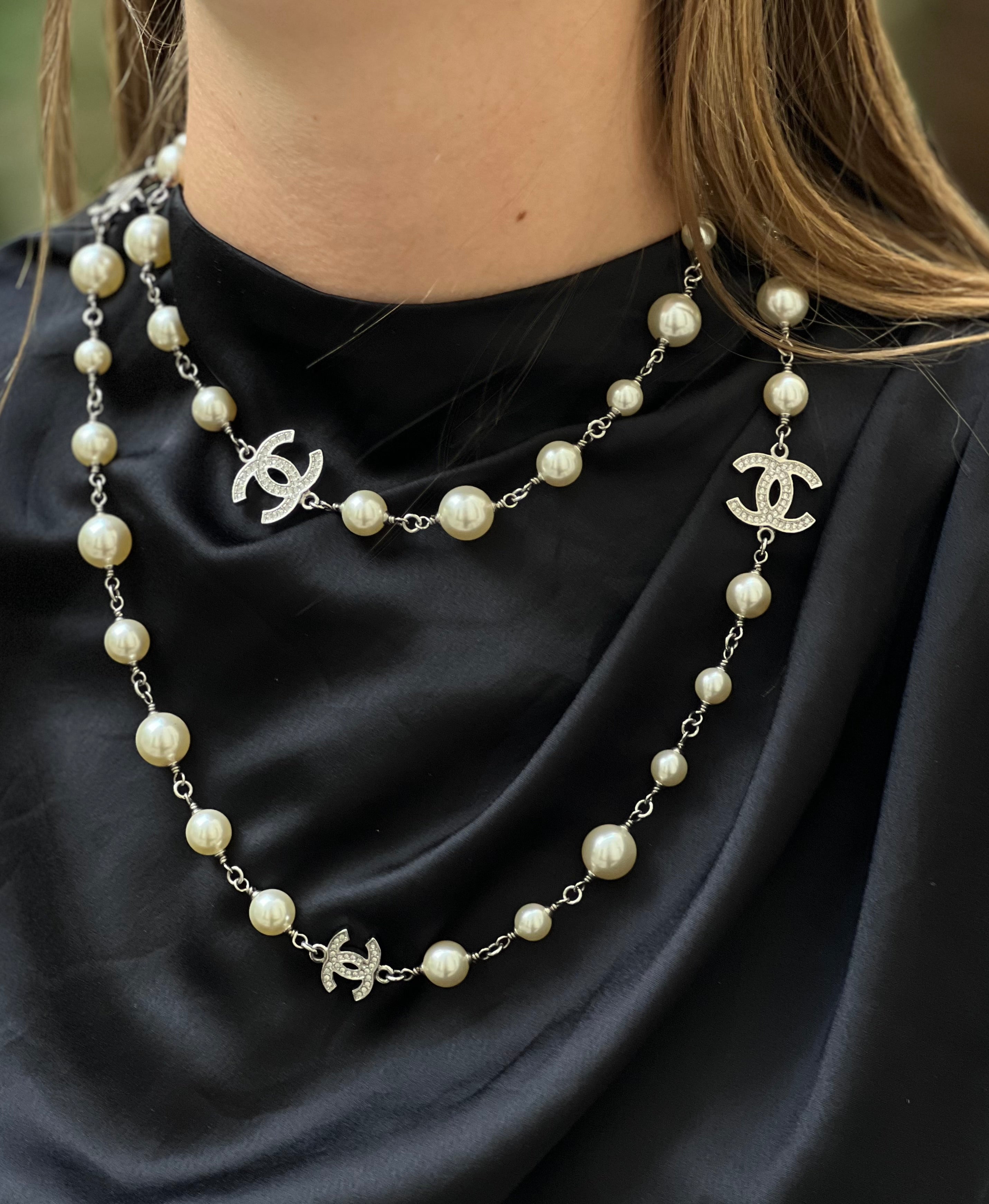 Chanel - Sautoir avec perles