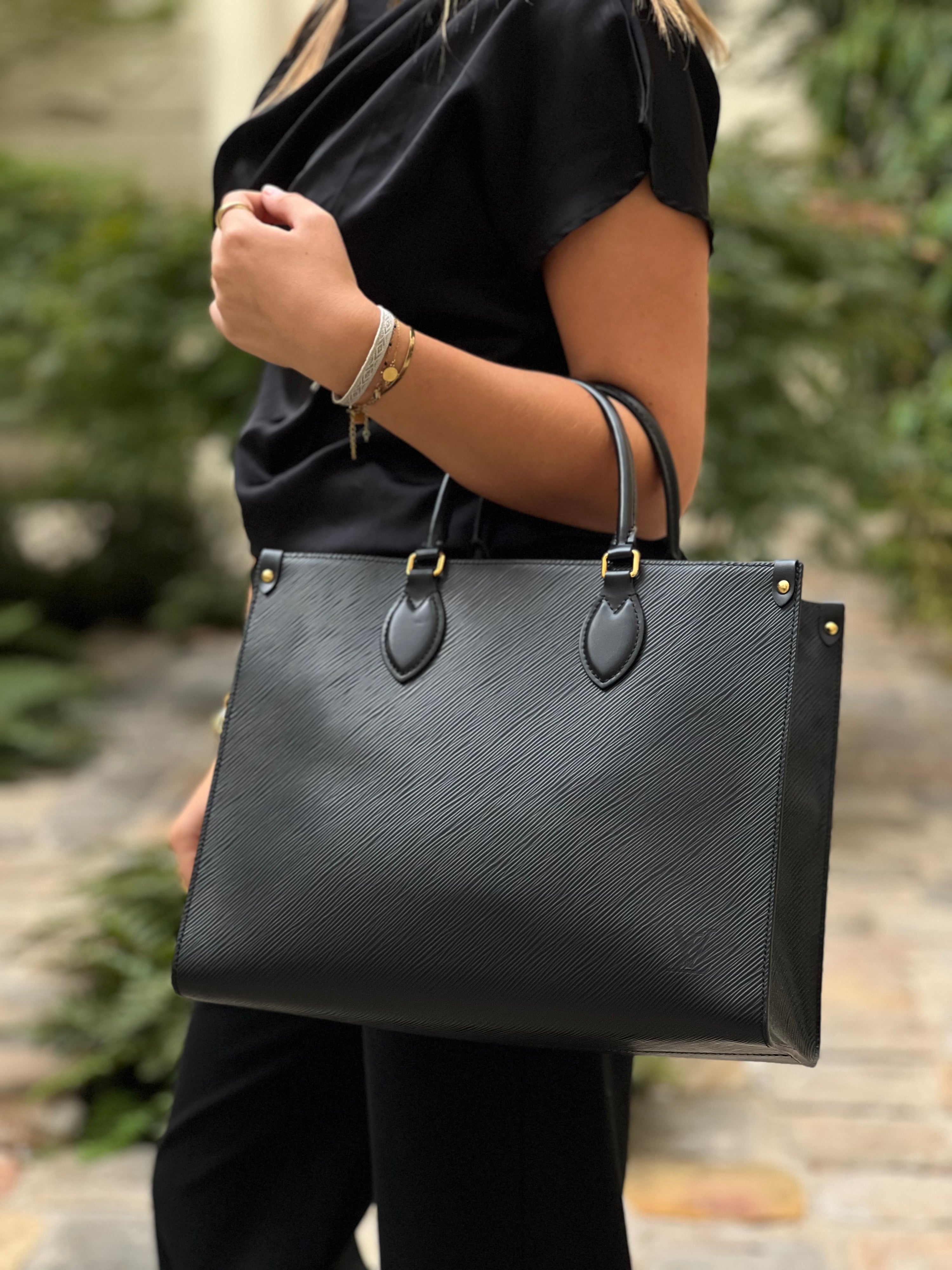 Louis Vuitton - Tasche On The Go MM Epi-Leder