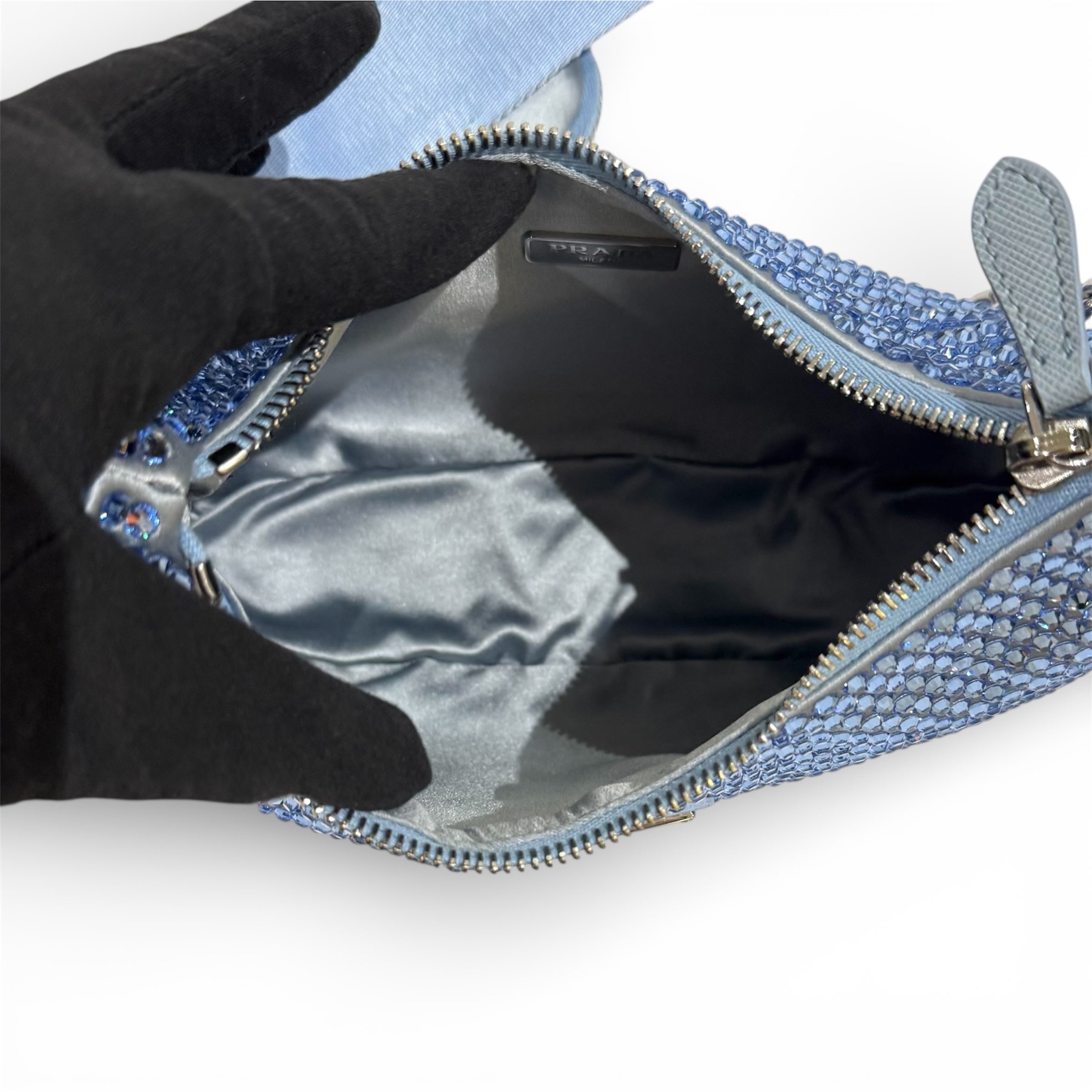 Prada – Re-Edition-Nylontasche mit Swarovski-Strass