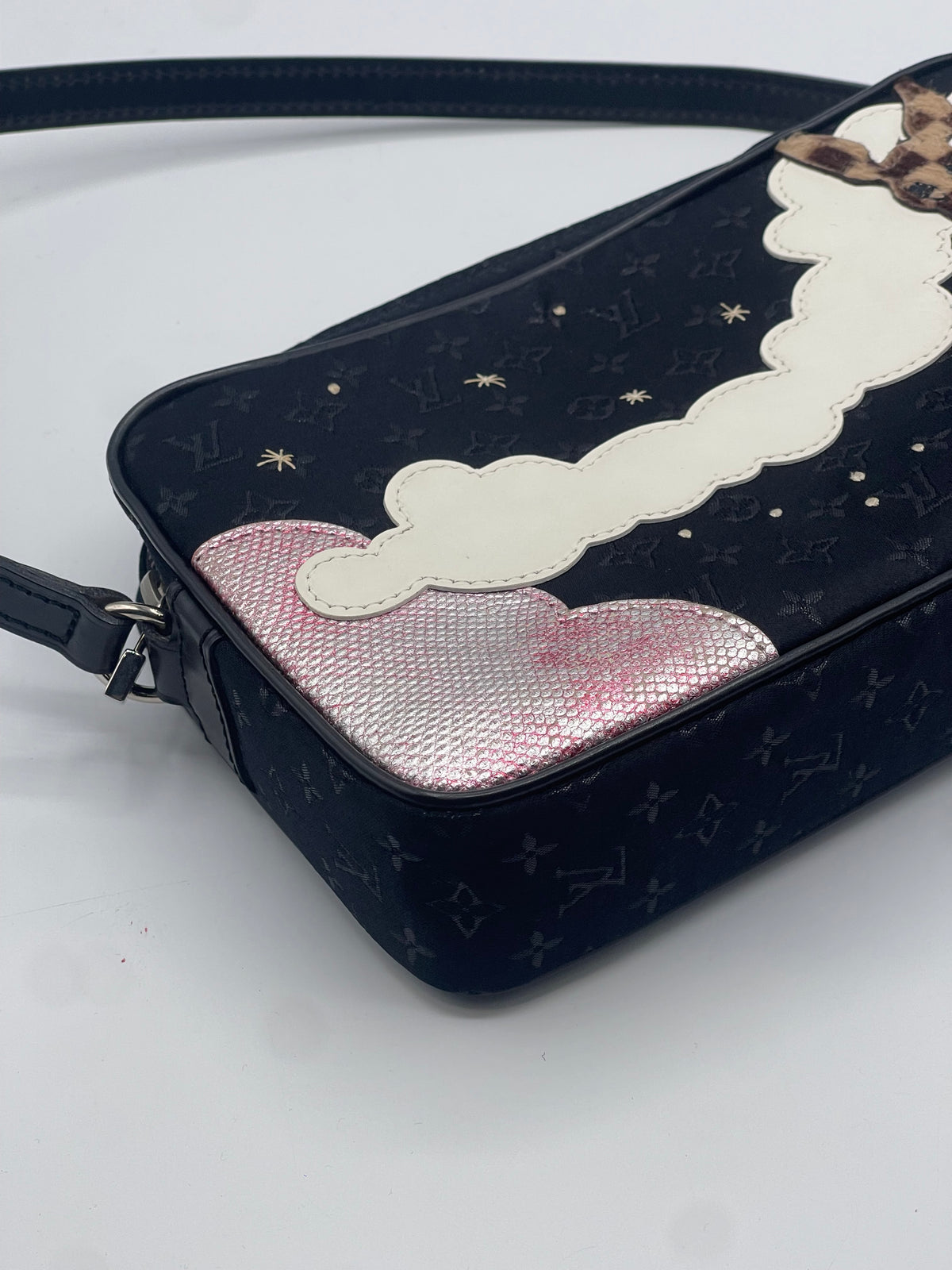 Louis Vuitton - Limited-edition fairy-tale clutch bag