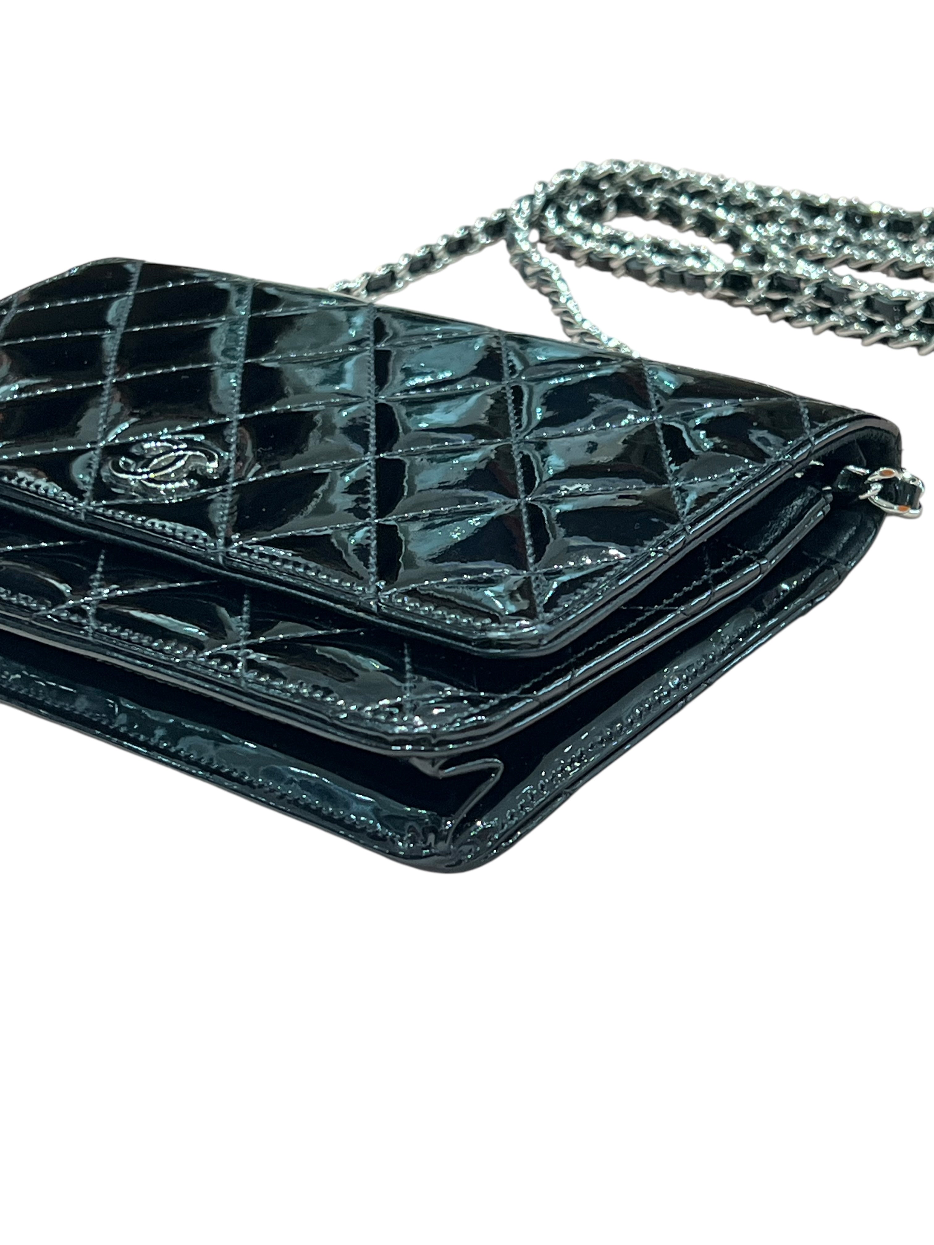 Chanel - wallet on chain cuir verni noir