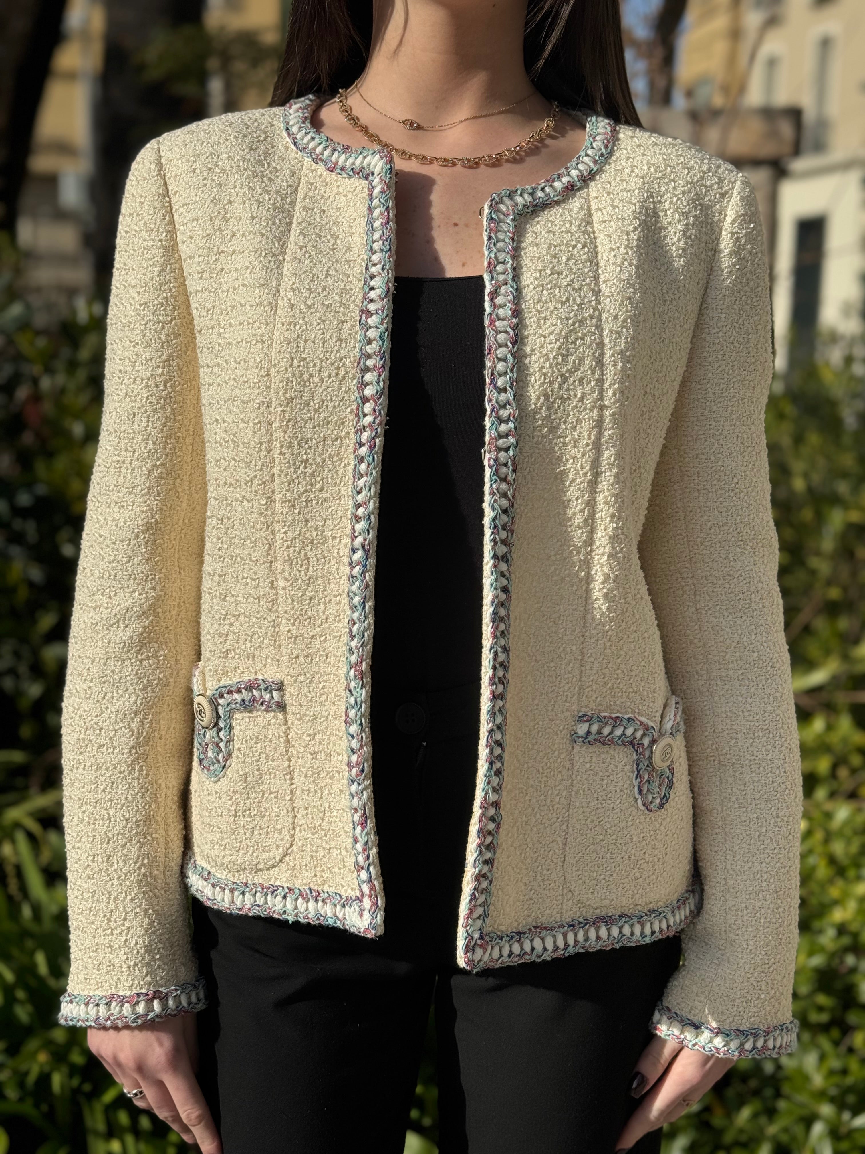 Chanel - Veste tweed sans col écru t.42