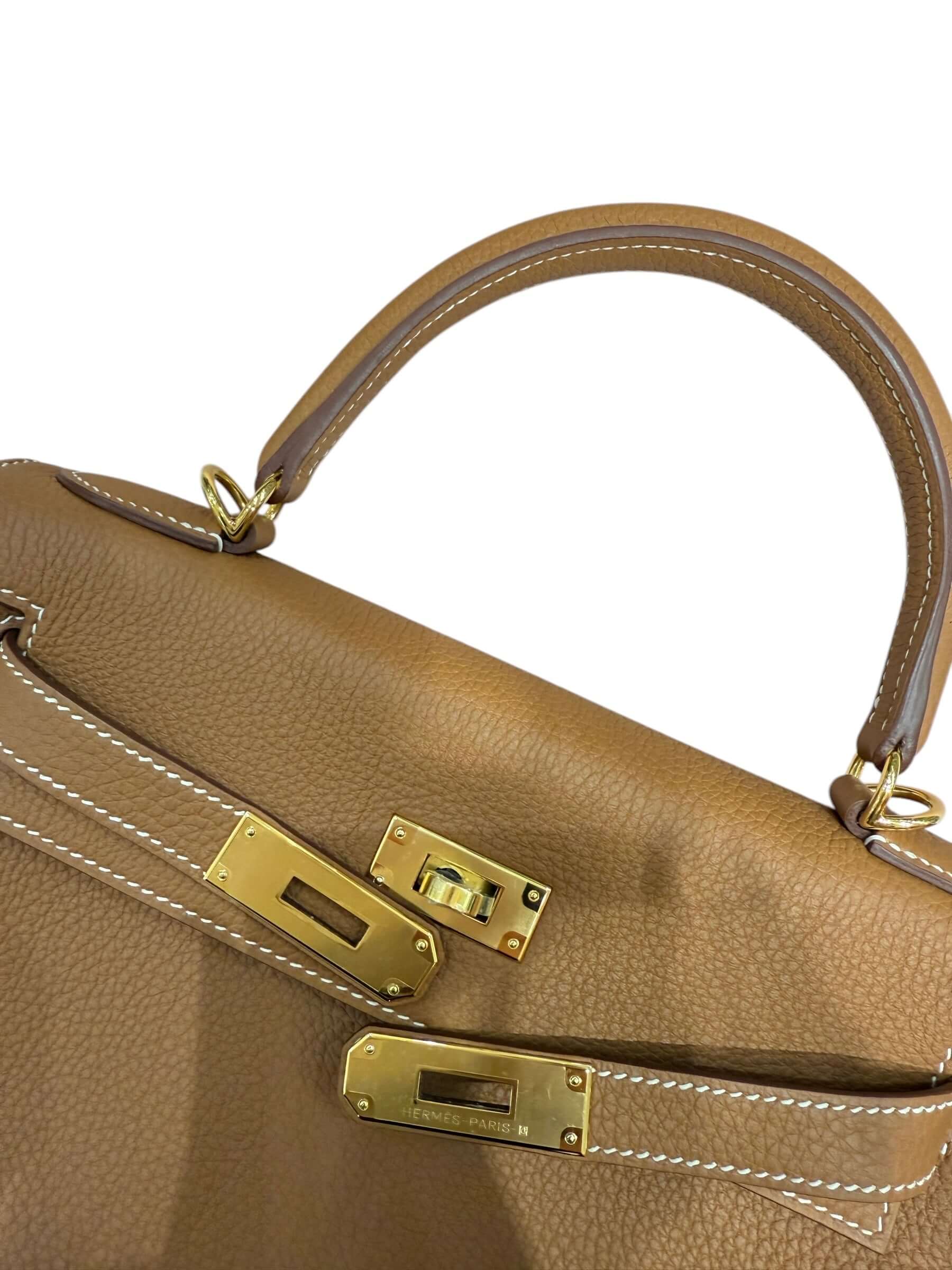 Hermès - Sac Kelly 28 Gold Togo retourné GHW