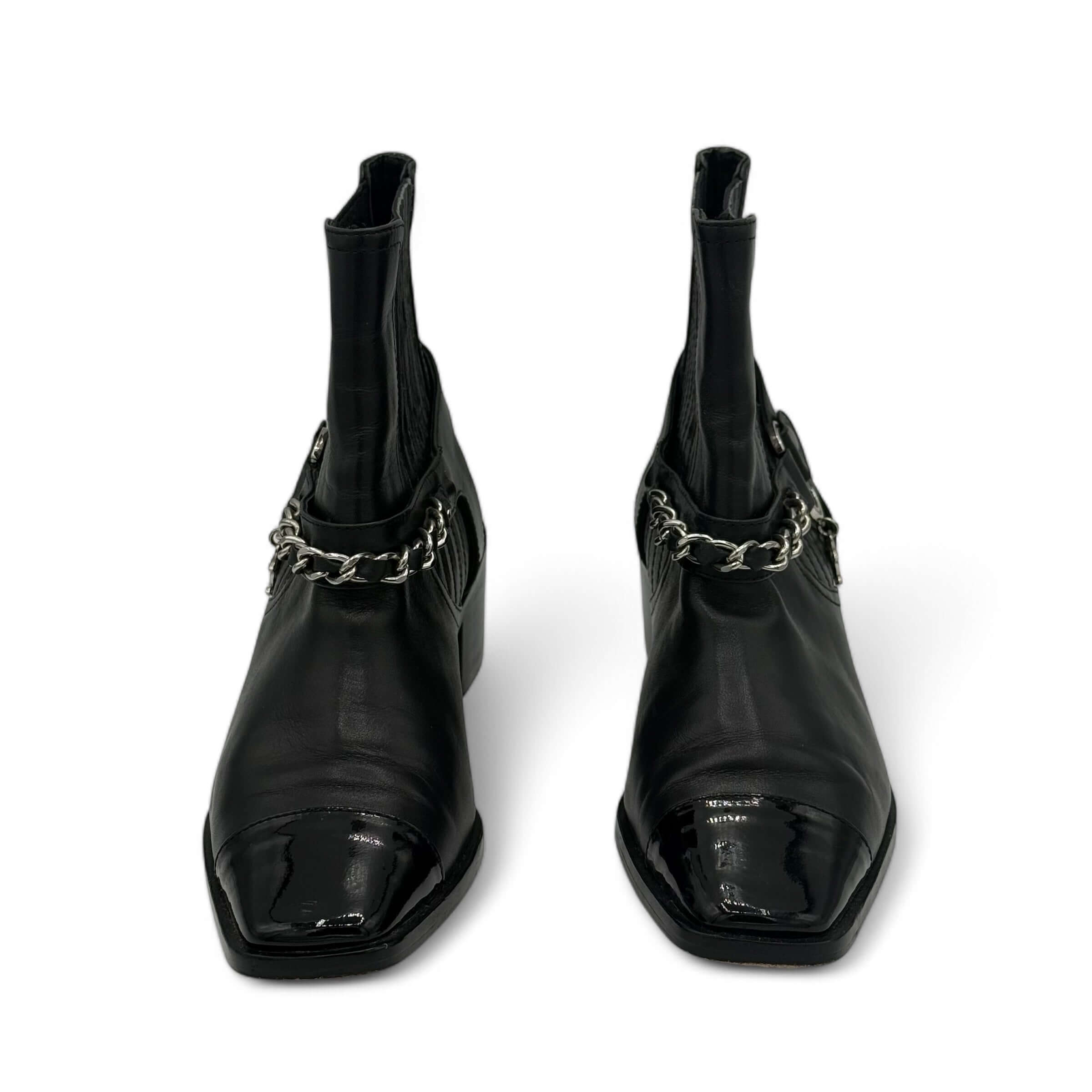 Chanel - Leather ankle boots size 38
