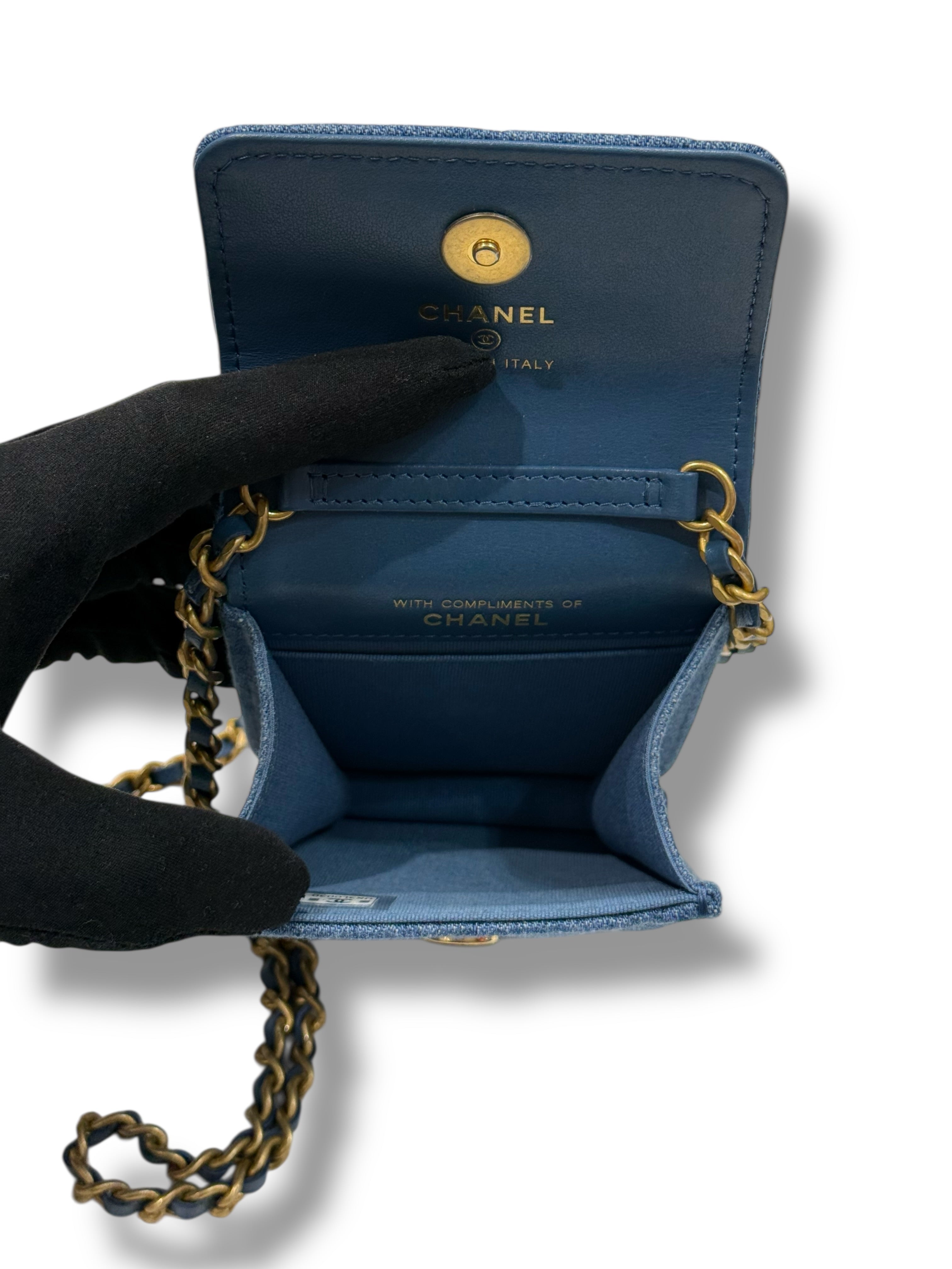 Chanel - Mini wallet on chain Denim