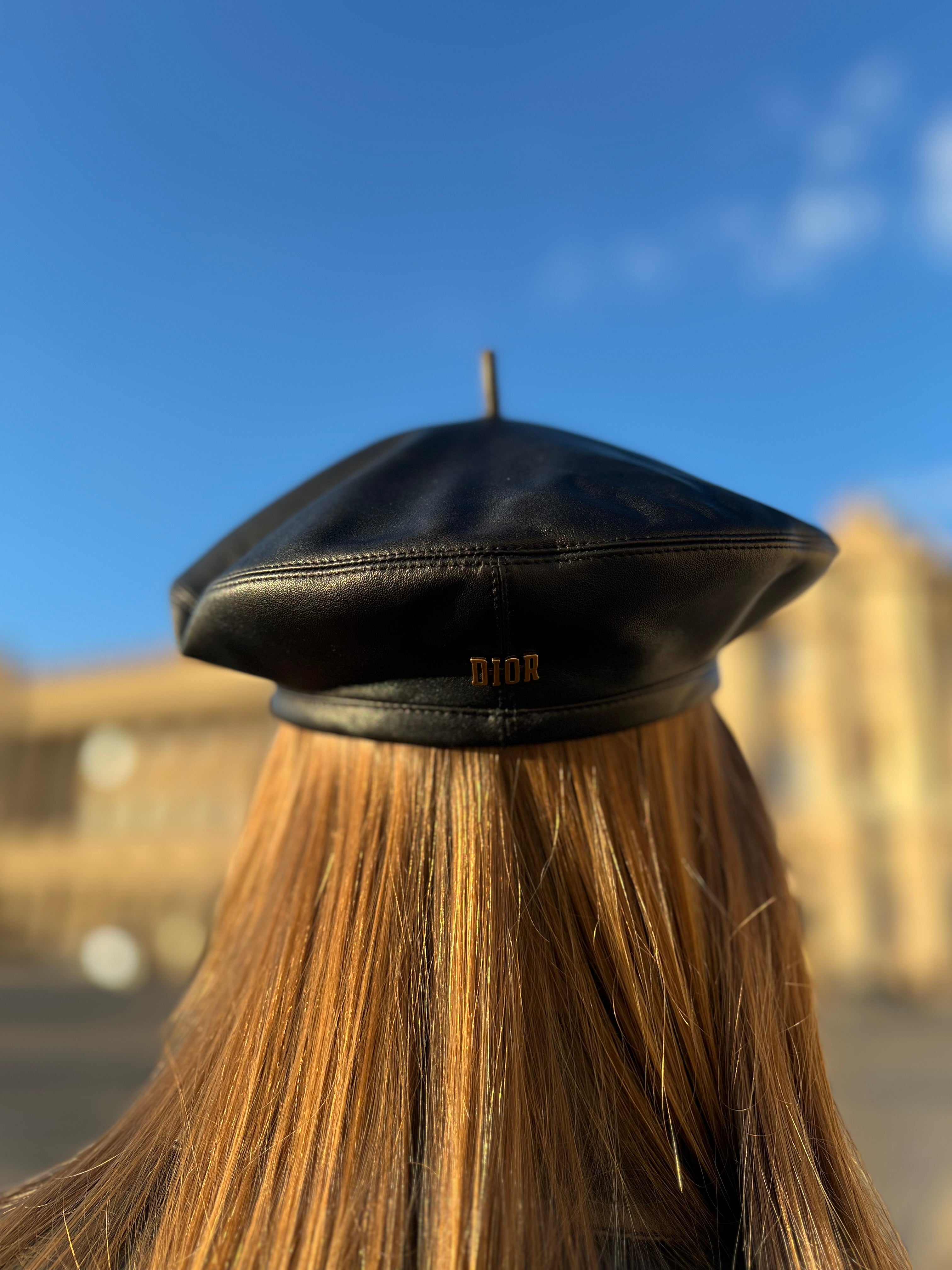 Christian Dior - Béret noir en cuir