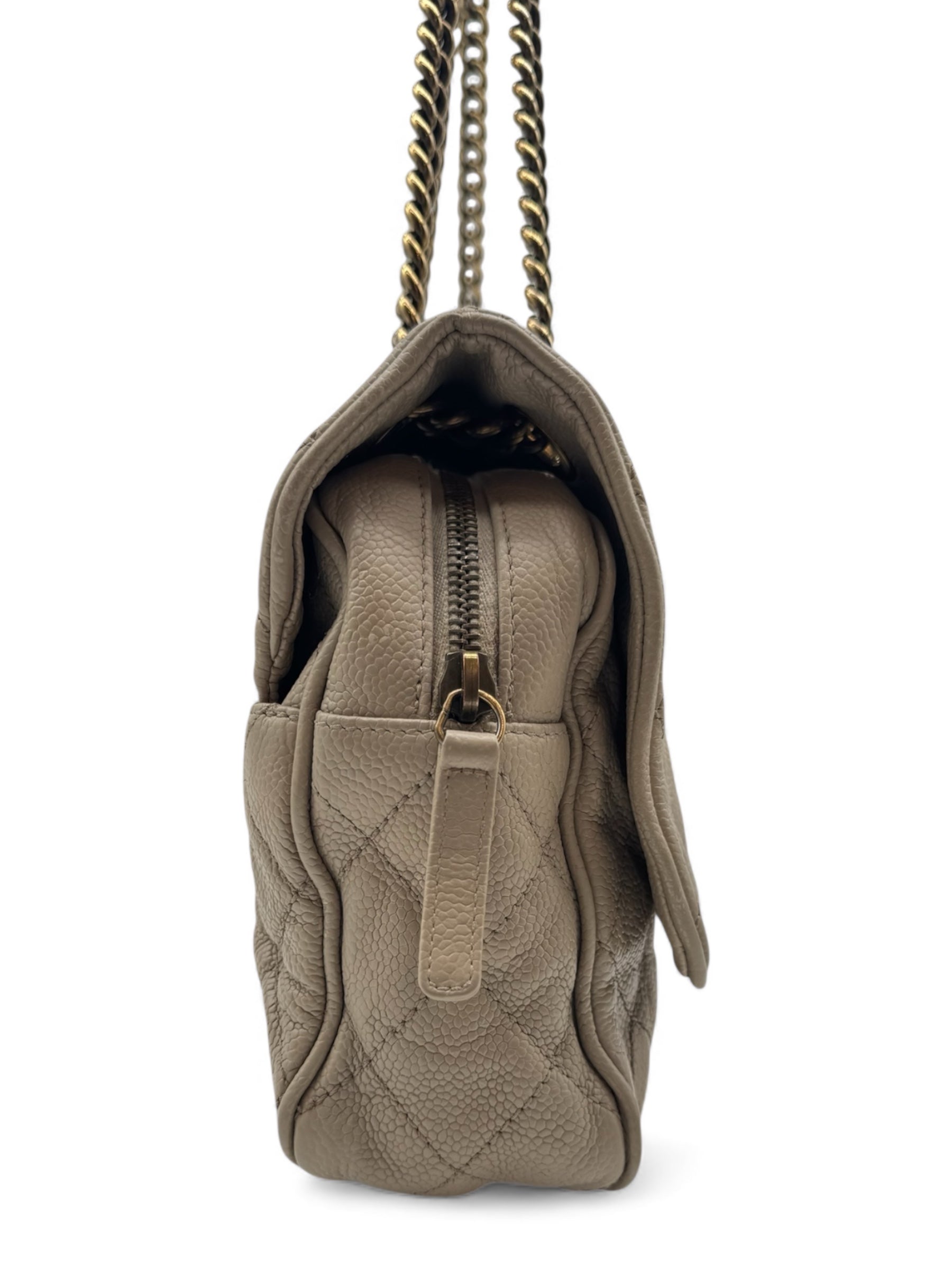 Chanel - Sac à rabat beige