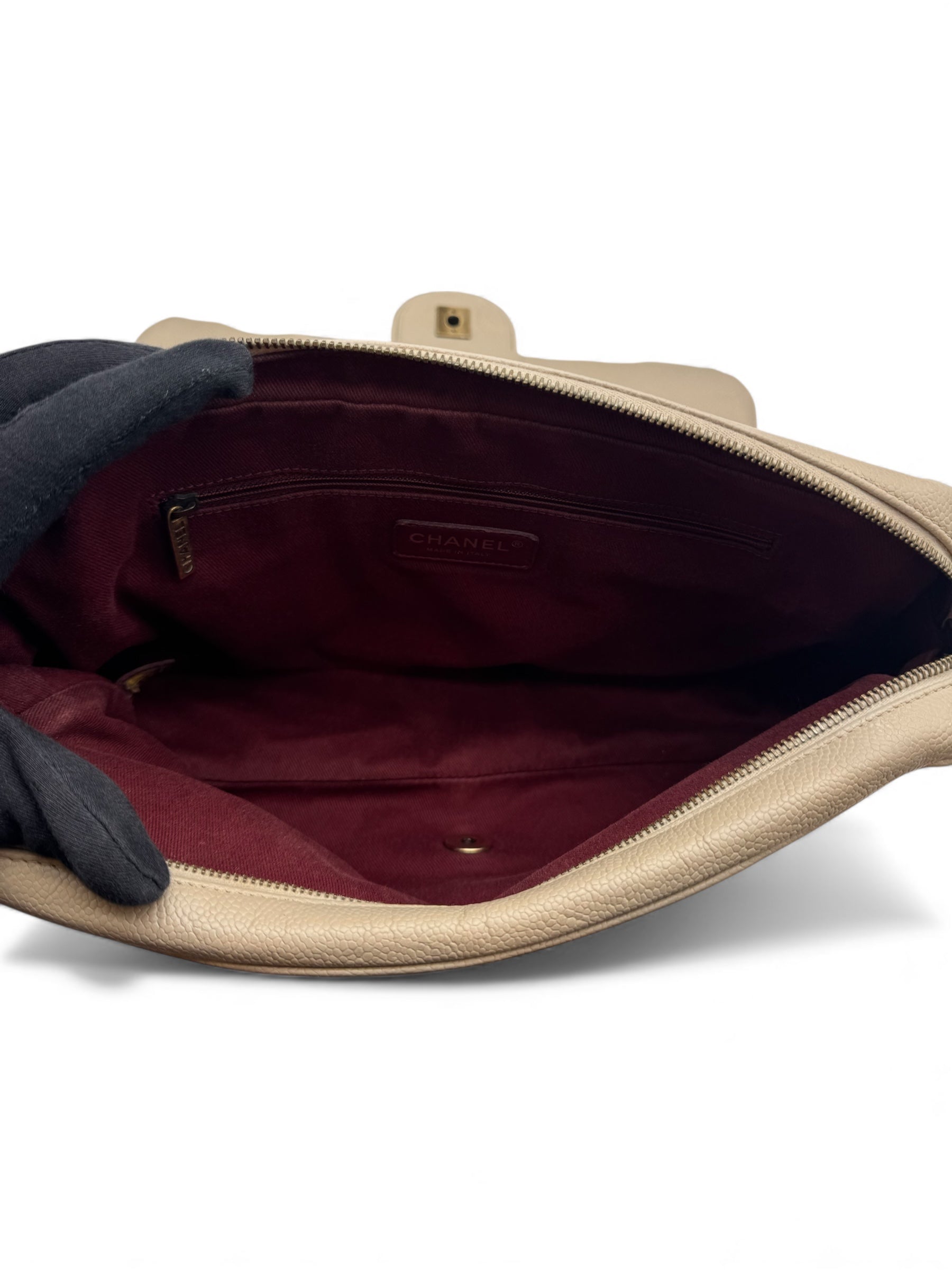 Chanel - Sac à rabat beige