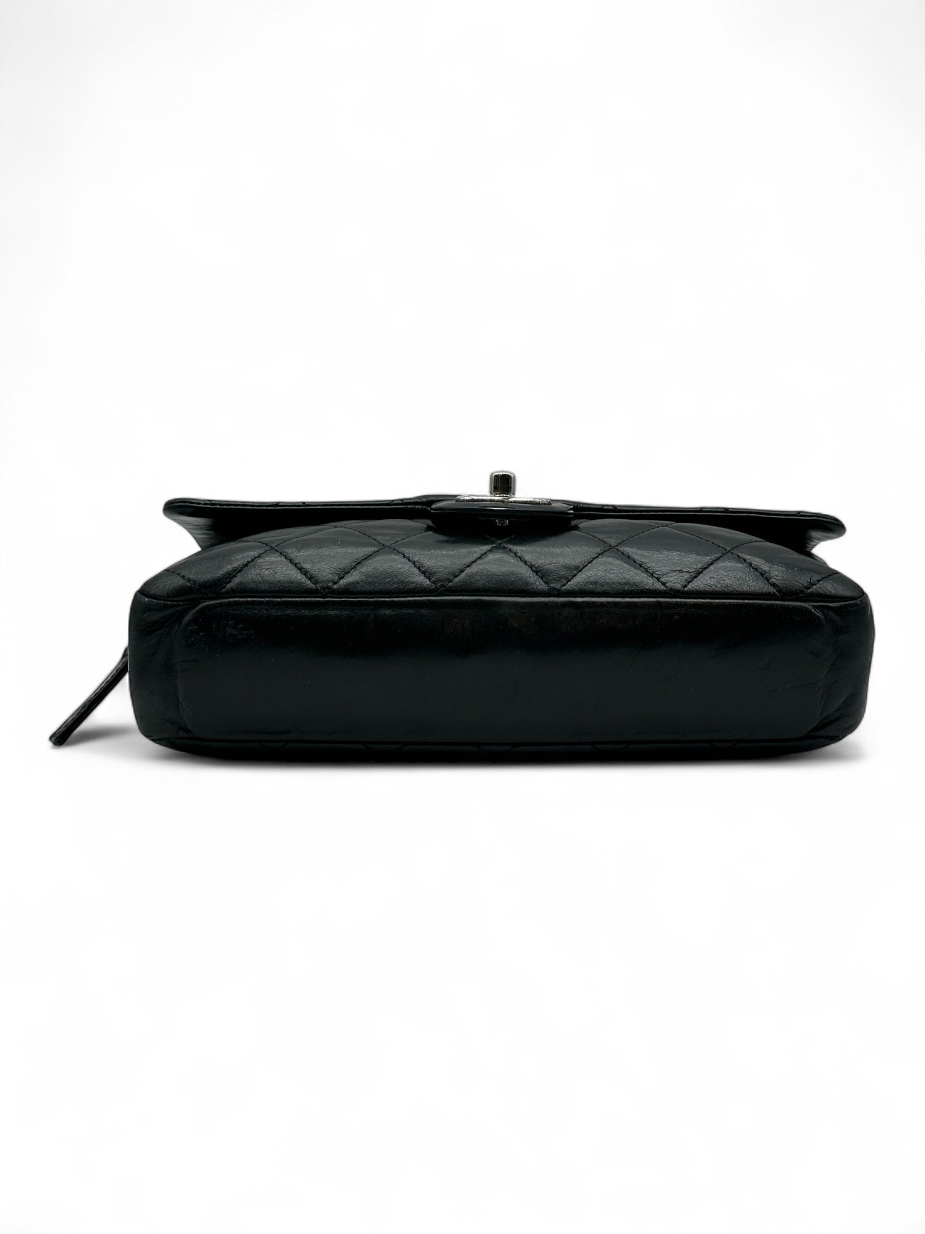 Chanel - Borsa nera con patta