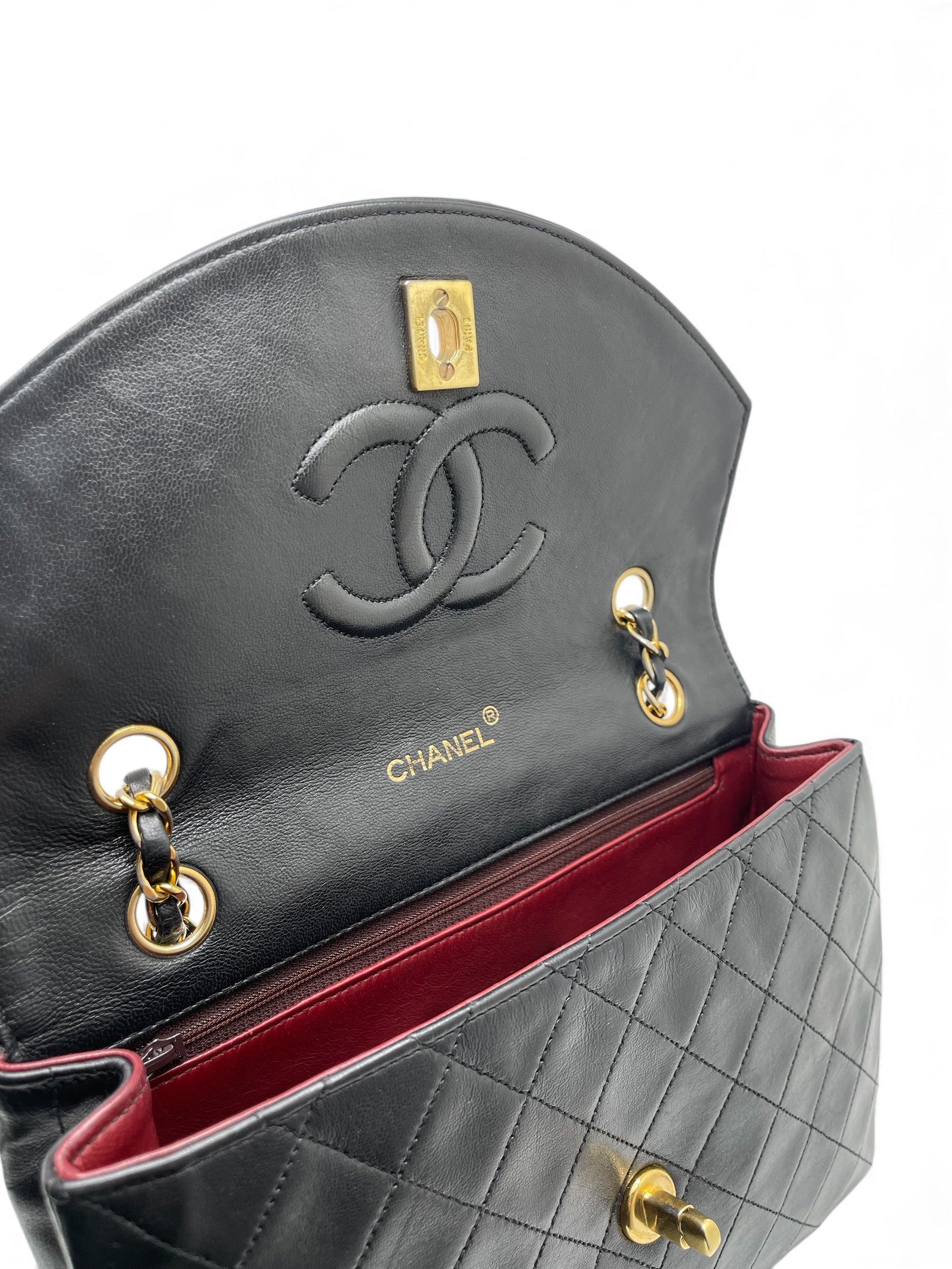 Chanel - Sac noir matelassé