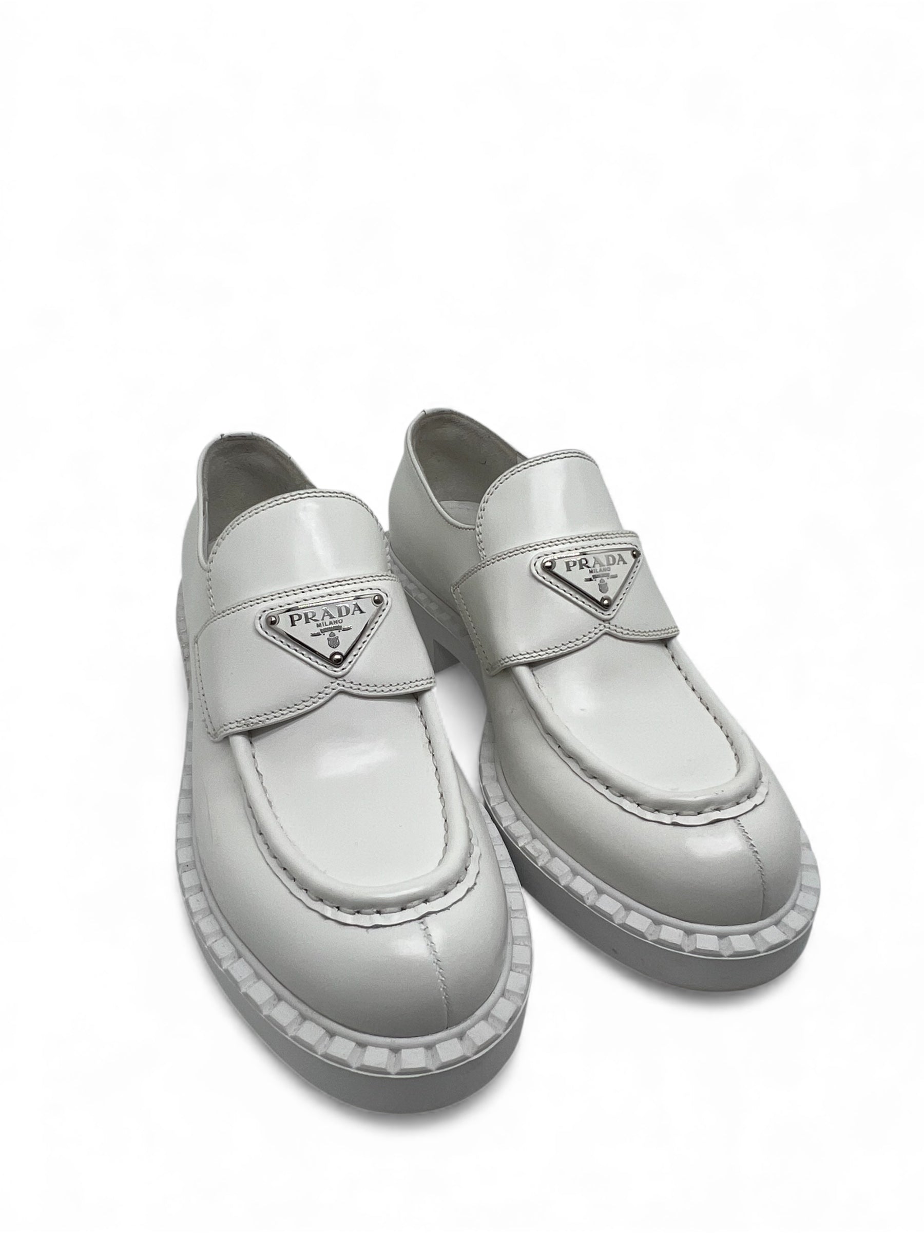 Prada - Mocassins Chocolat en cuir blanc T36,5