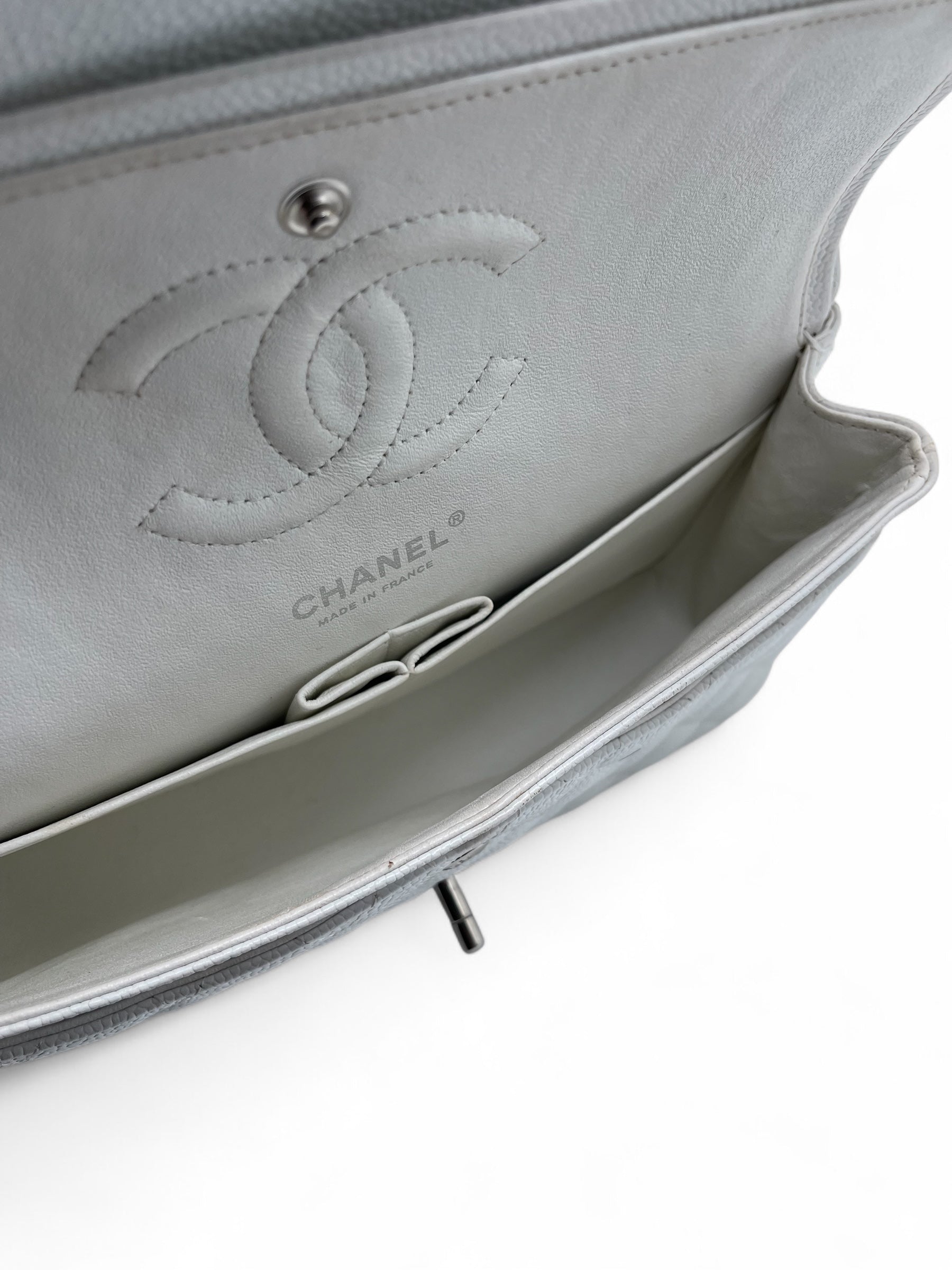 Chanel - Sac Timeless 25 cuir caviar blanc