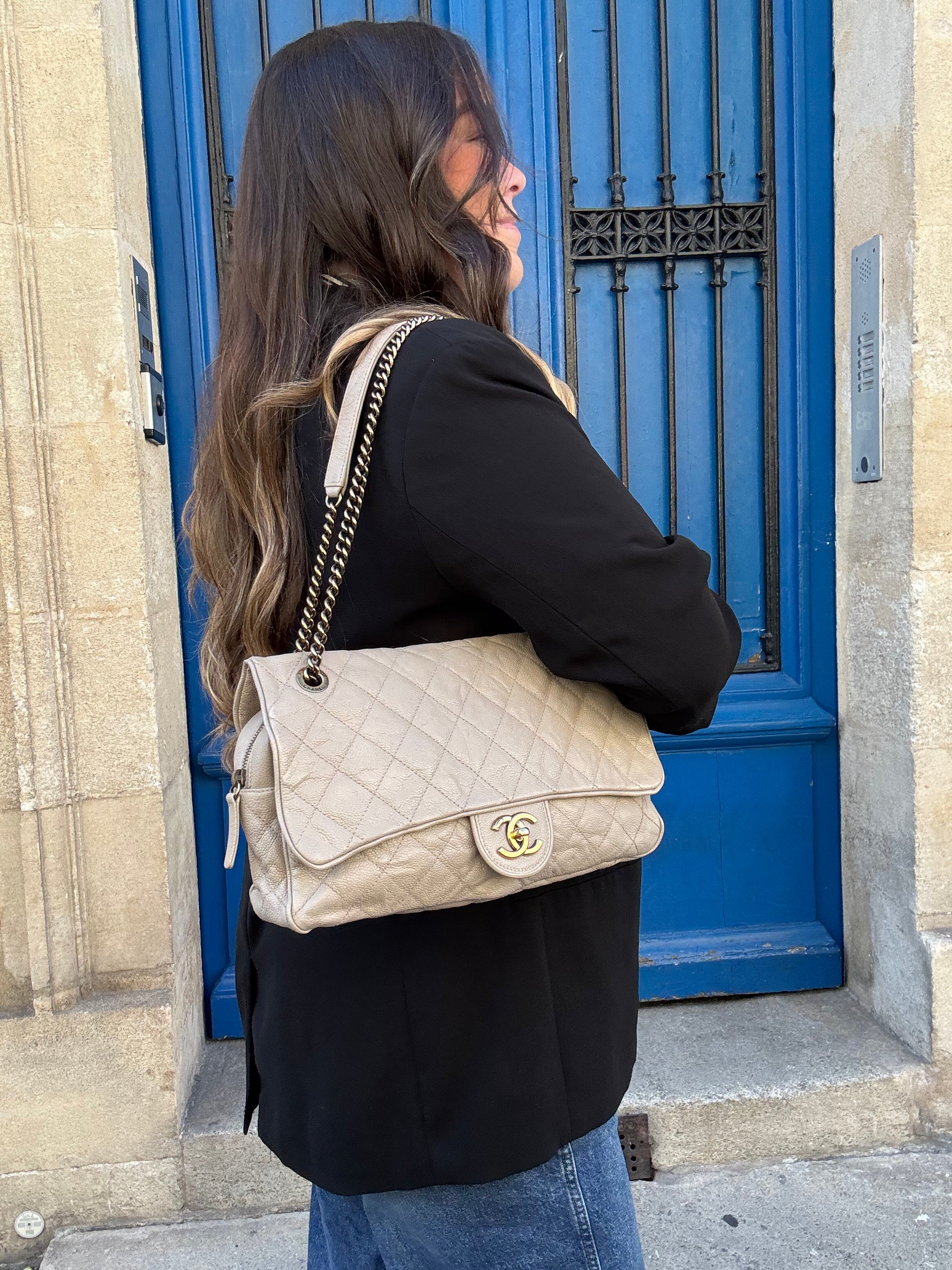 Chanel - Sac à rabat beige