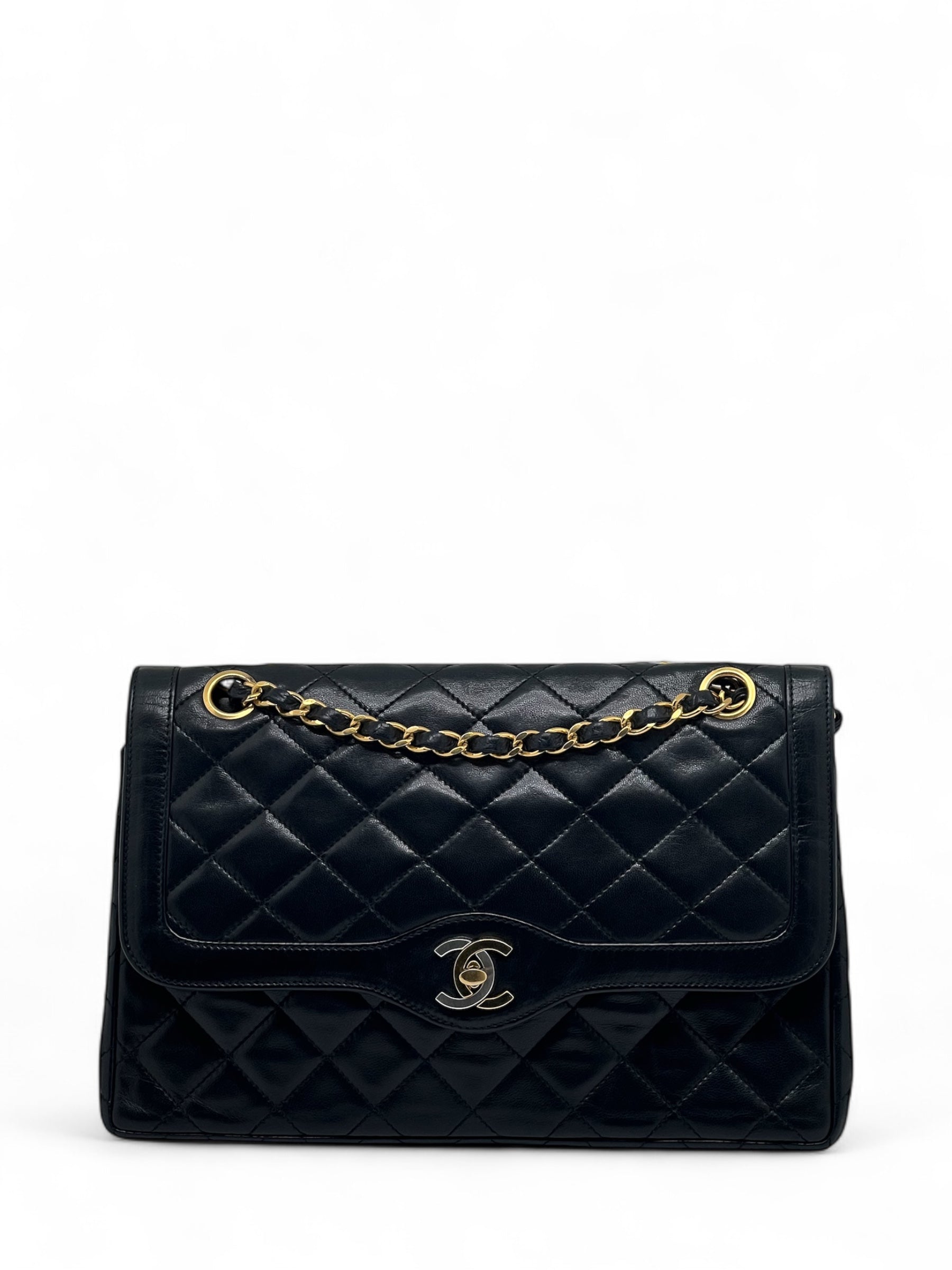 Chanel - Sac à épaule en agneau noir