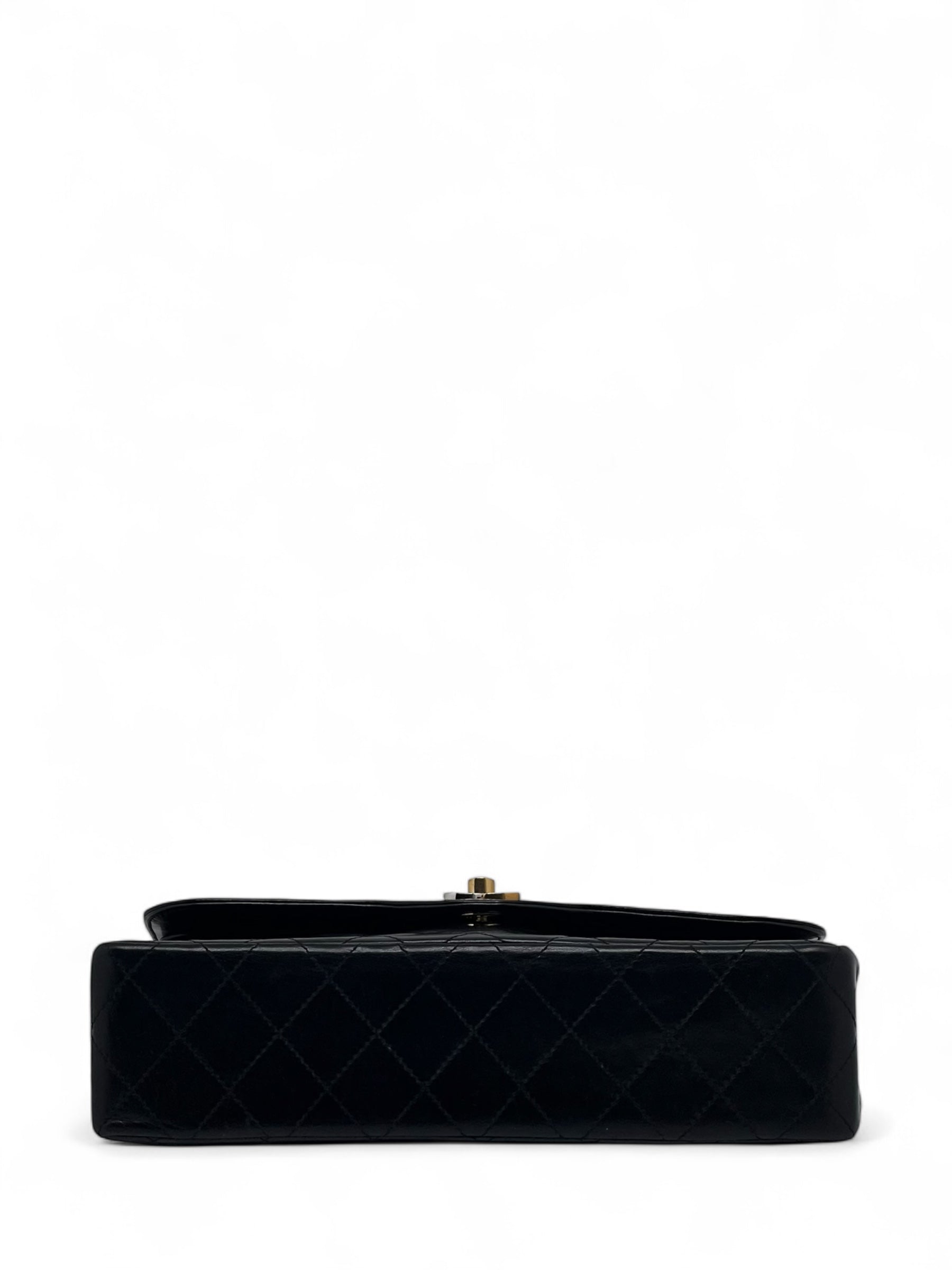 Chanel - Schultertasche aus schwarzem Lammleder