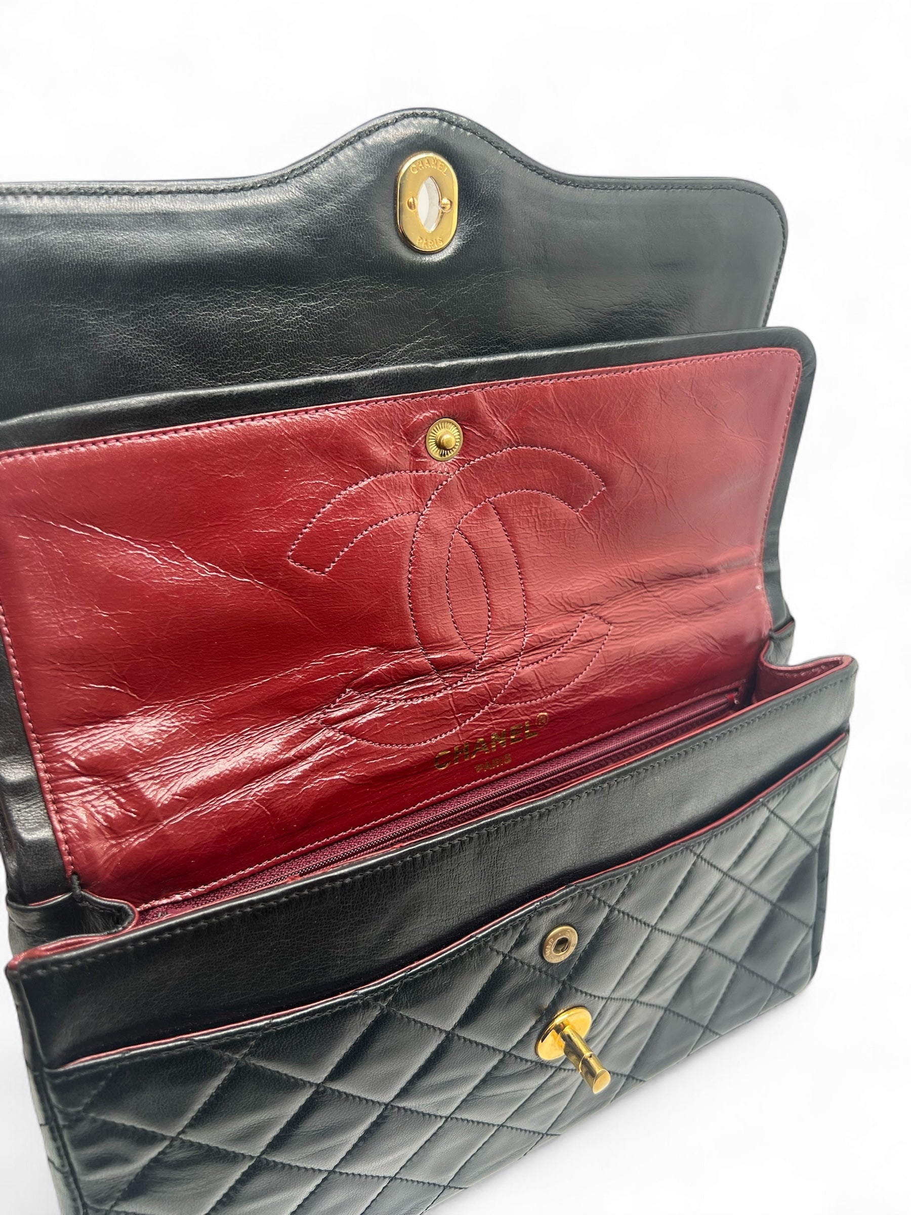 Chanel - Schultertasche aus schwarzem Lammleder