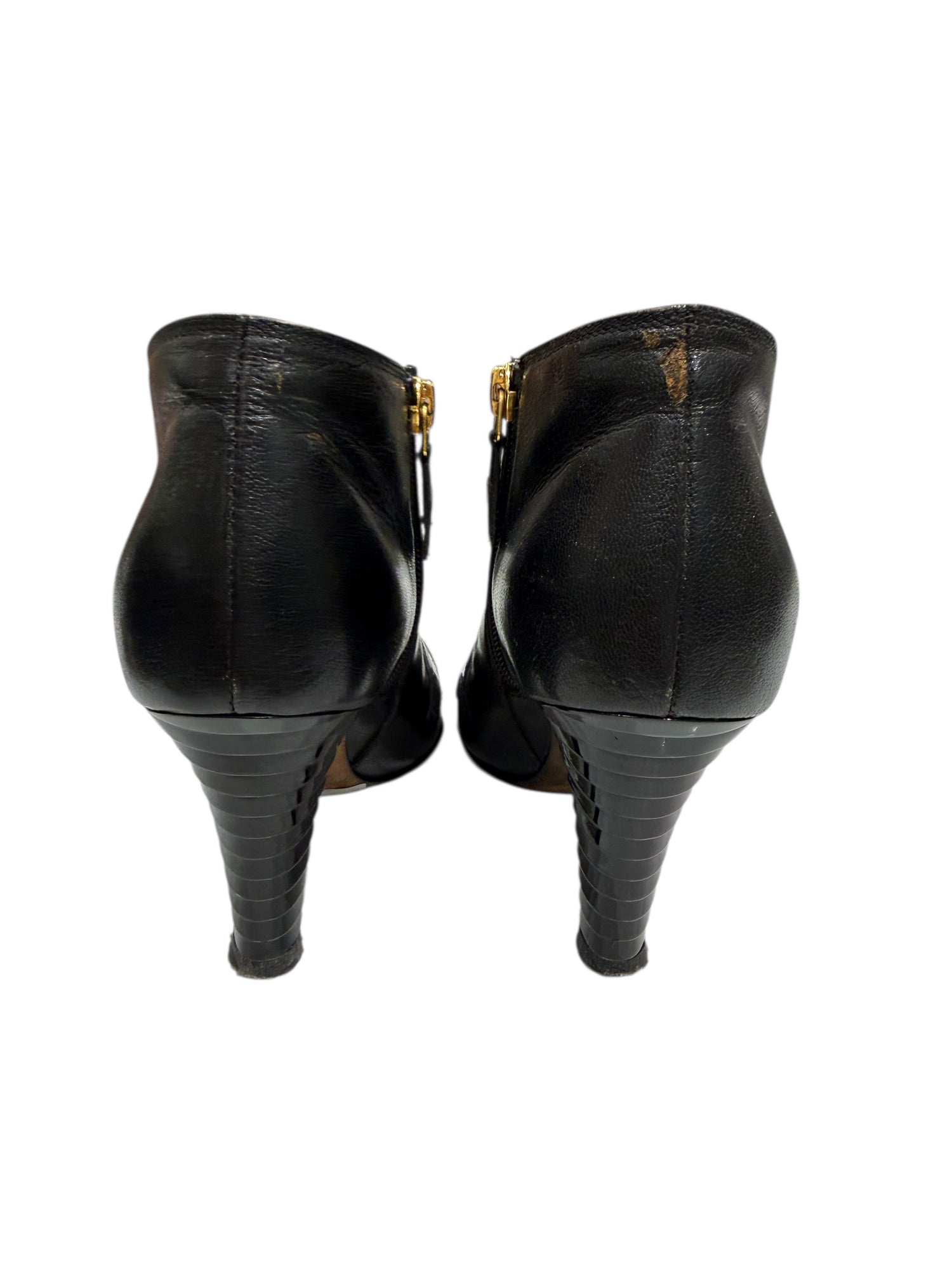 Chanel - Bottines en cuir lisse et bout vernis T36,5