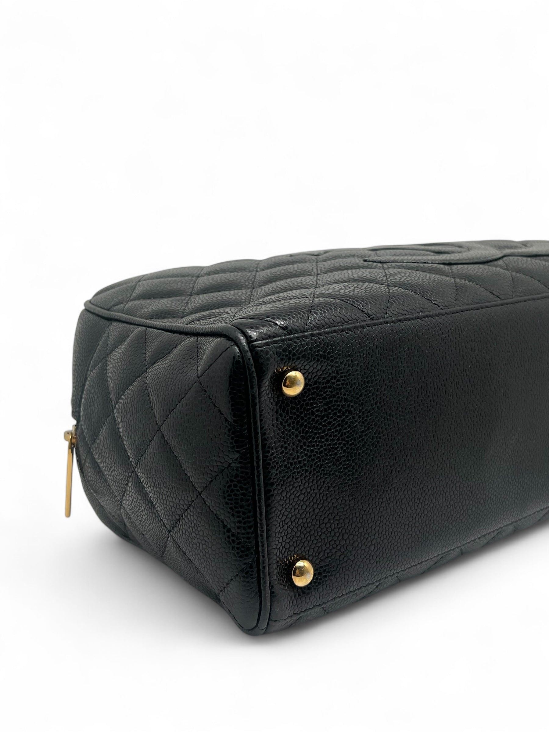 Chanel - Sac Boston en cuir caviar