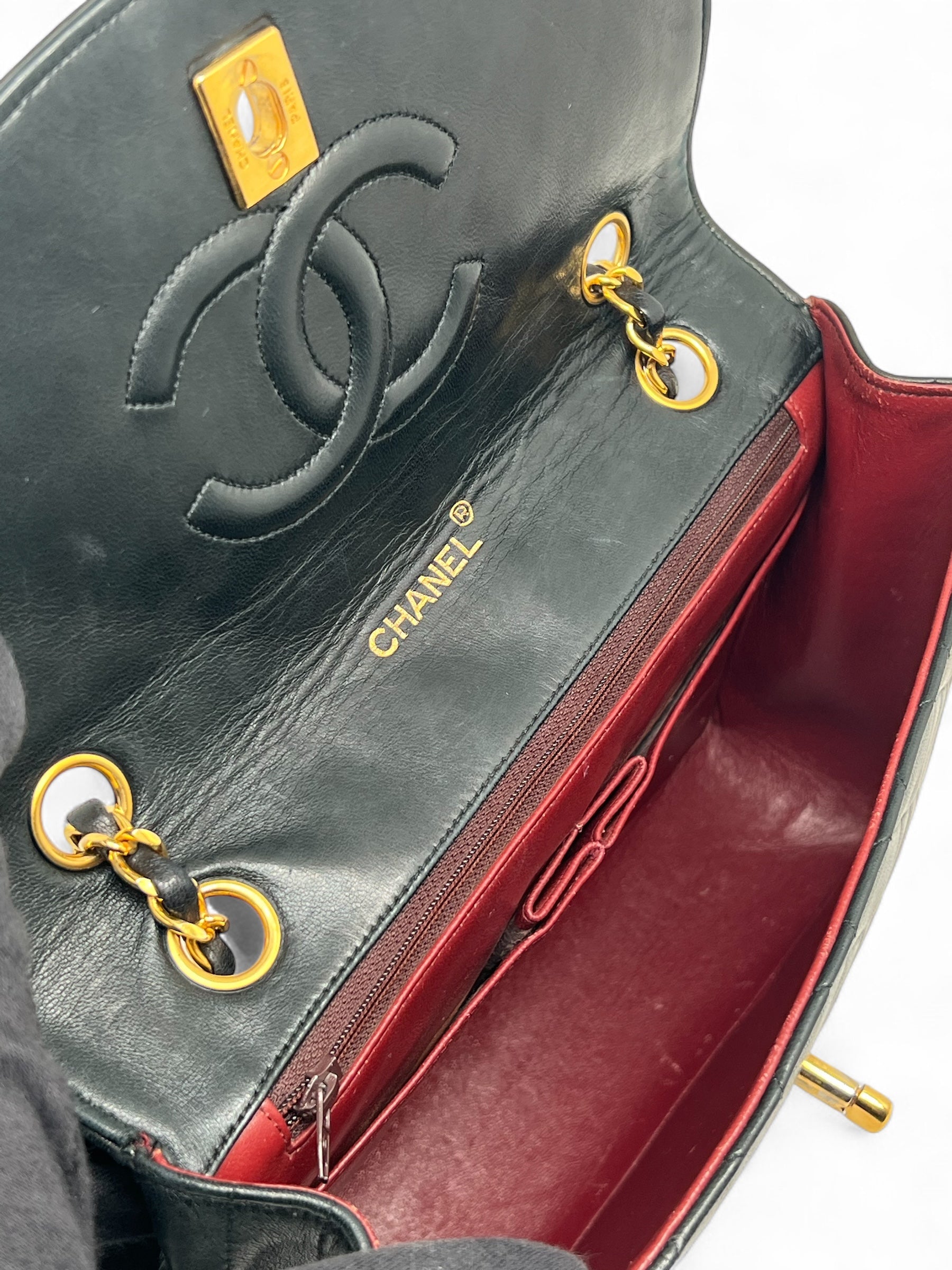 Chanel - Sac à main Matelassé en chaîne