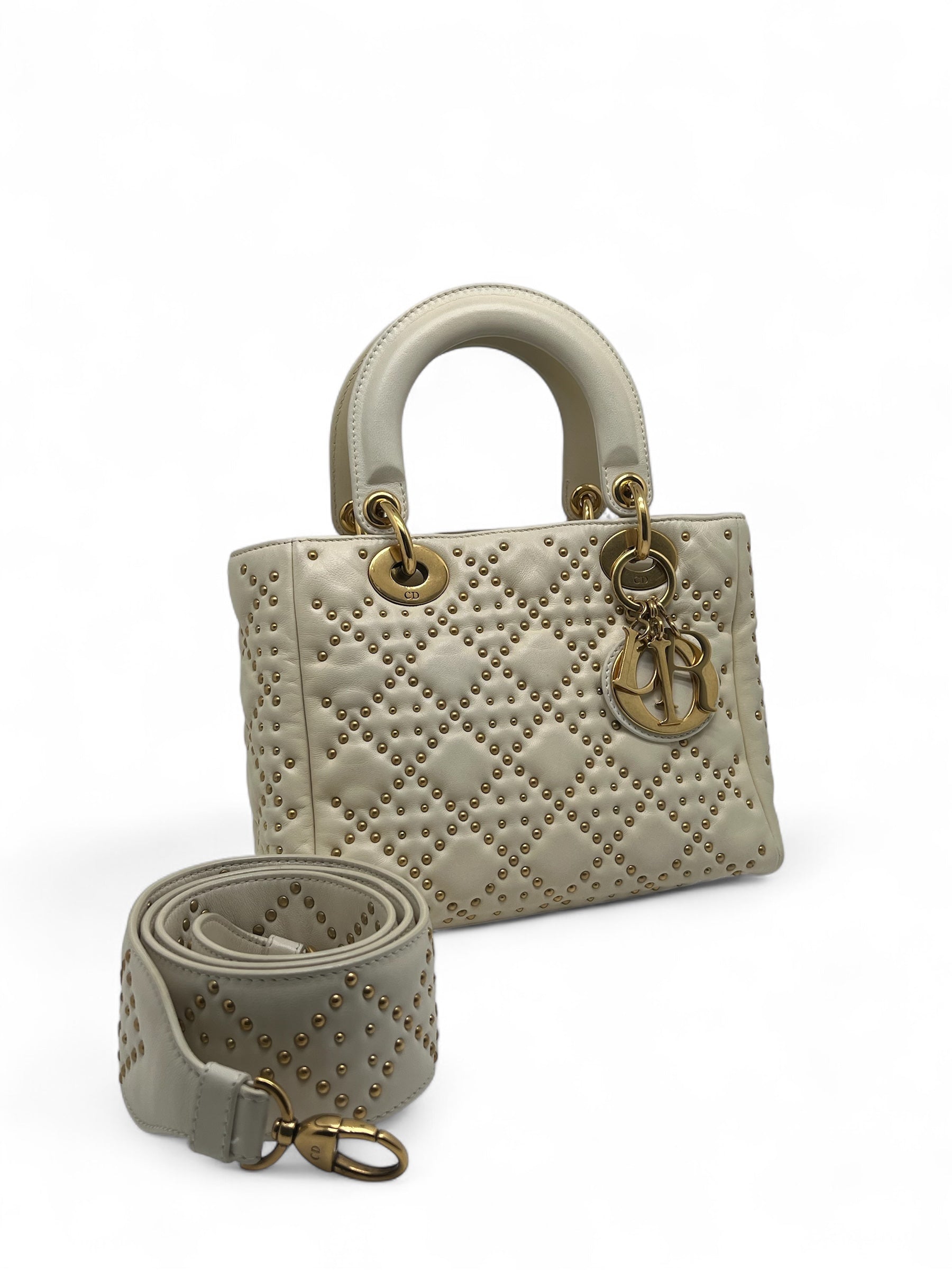 Christian Dior - Handtasche Lady Dior mit Nieten und Cannage-Muster mit Henkel