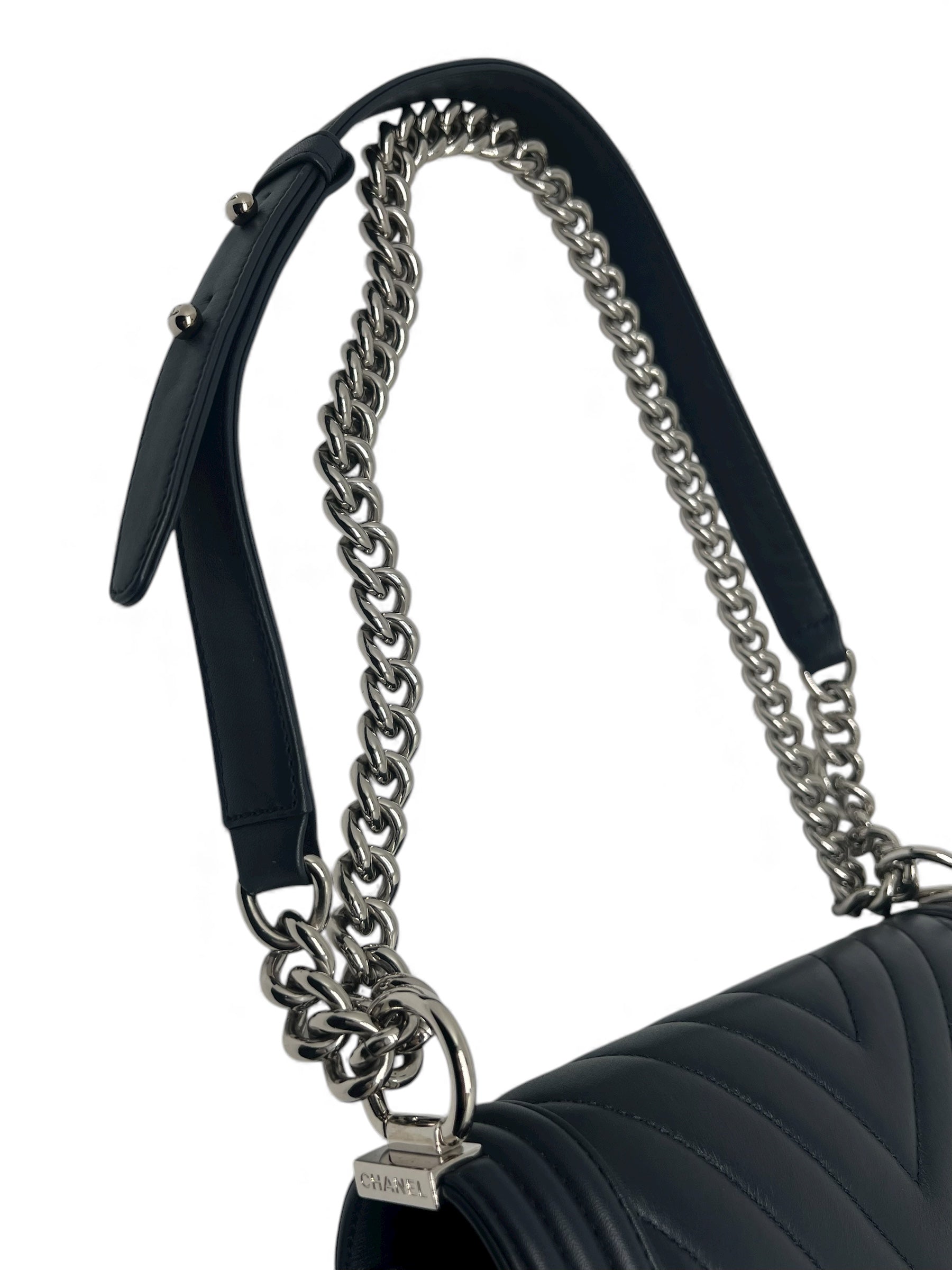 Chanel - Tasche Boy Chevron Marineblau