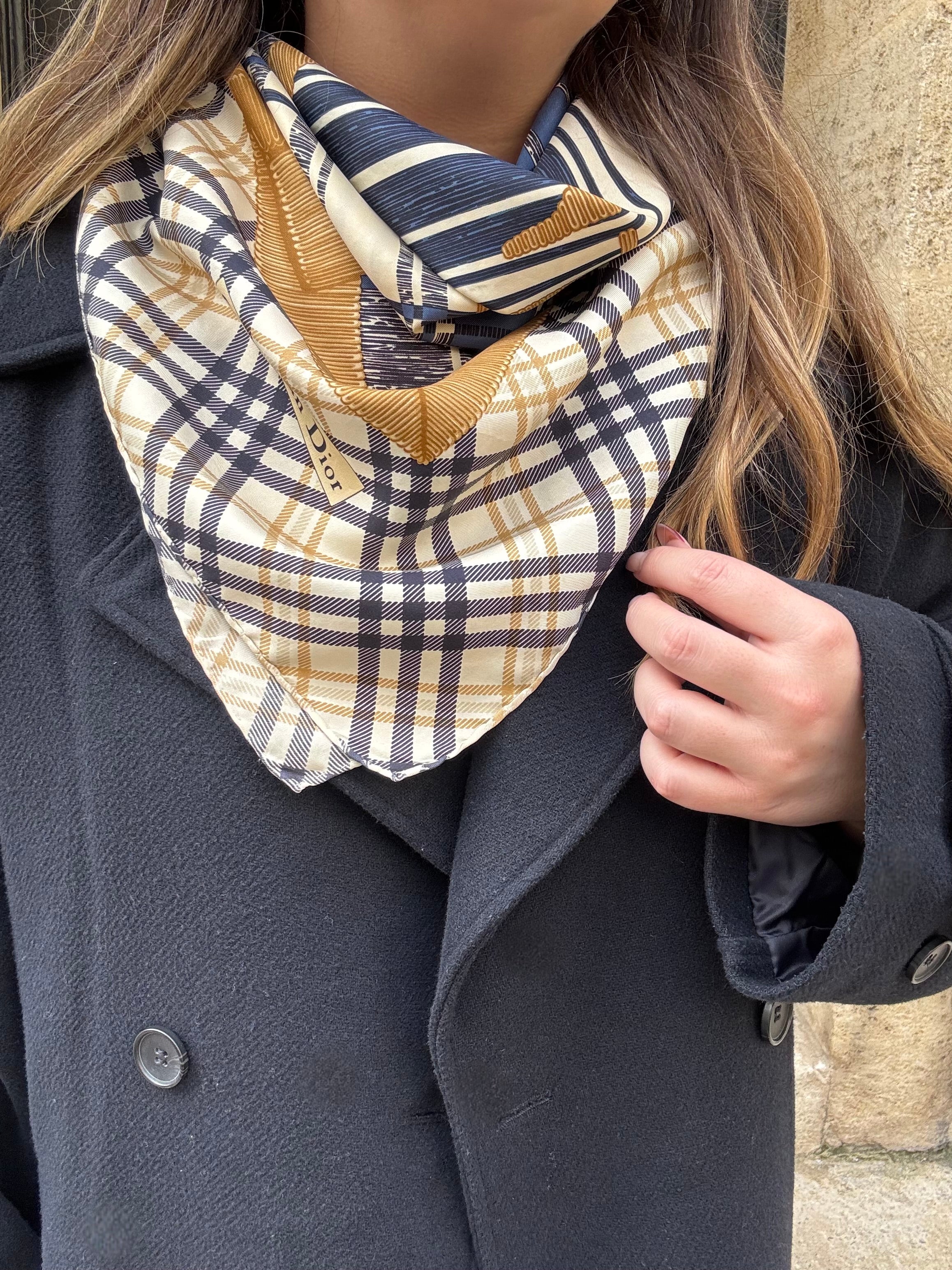 Christian Dior - Carré 90 bleu et doré