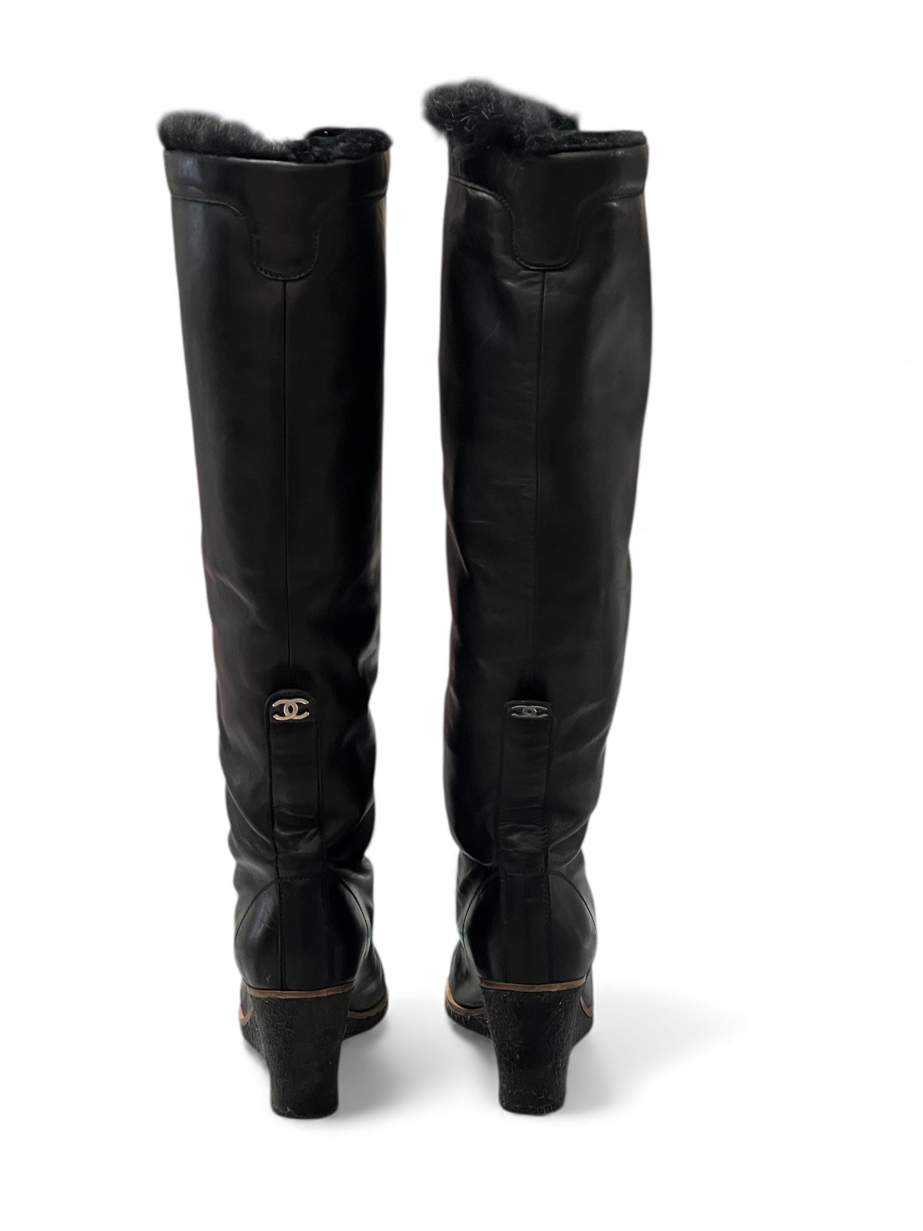 Chanel - Bottes compensées fourrure T37,5